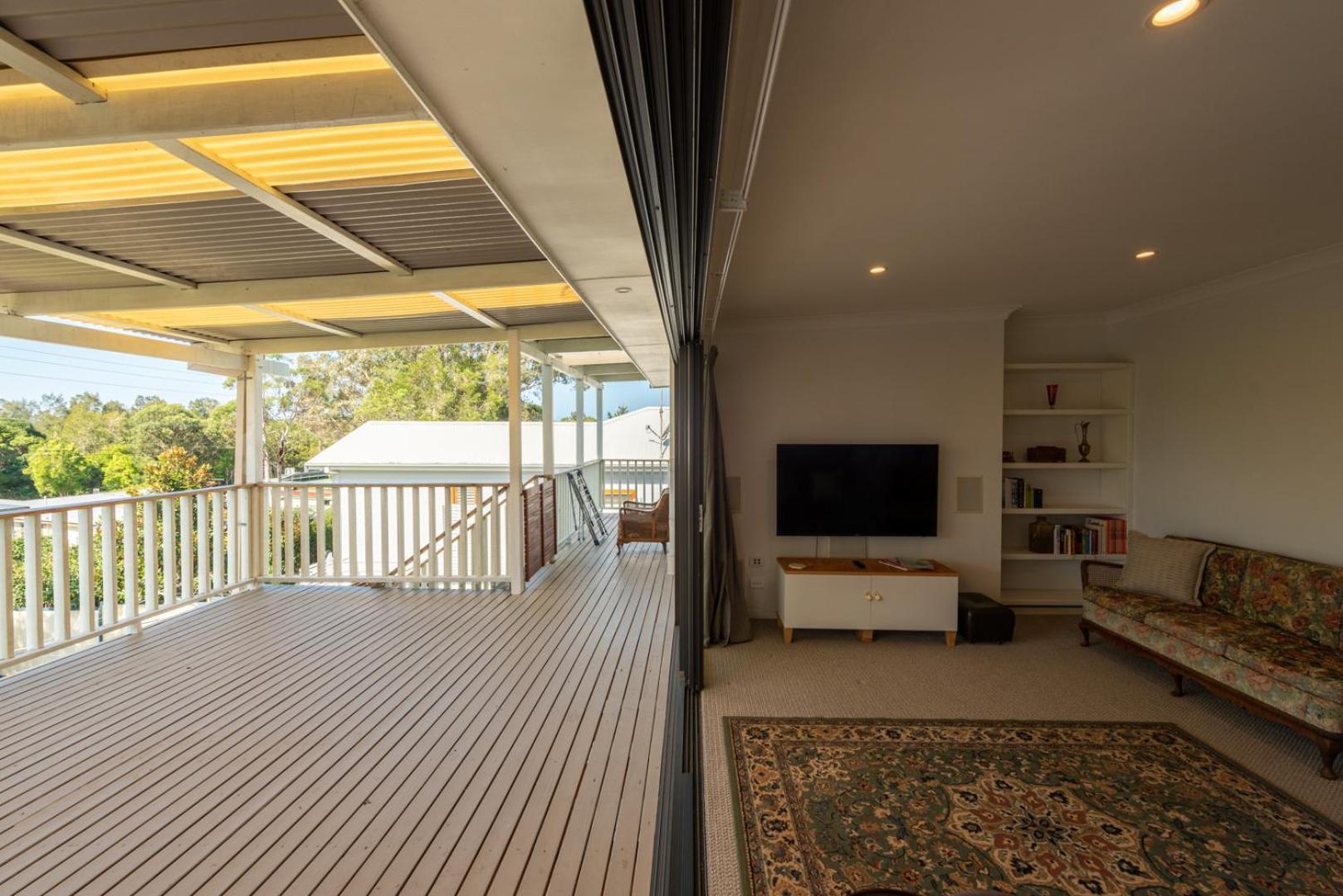 Central Coast-Spacious House 5 minutes drive to beach