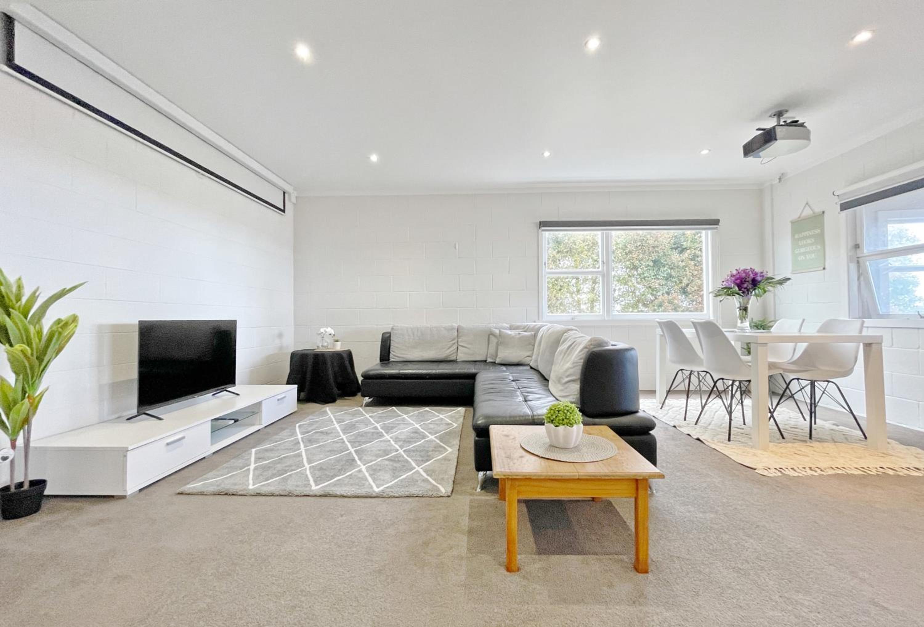 The Travellers Home — Auckland