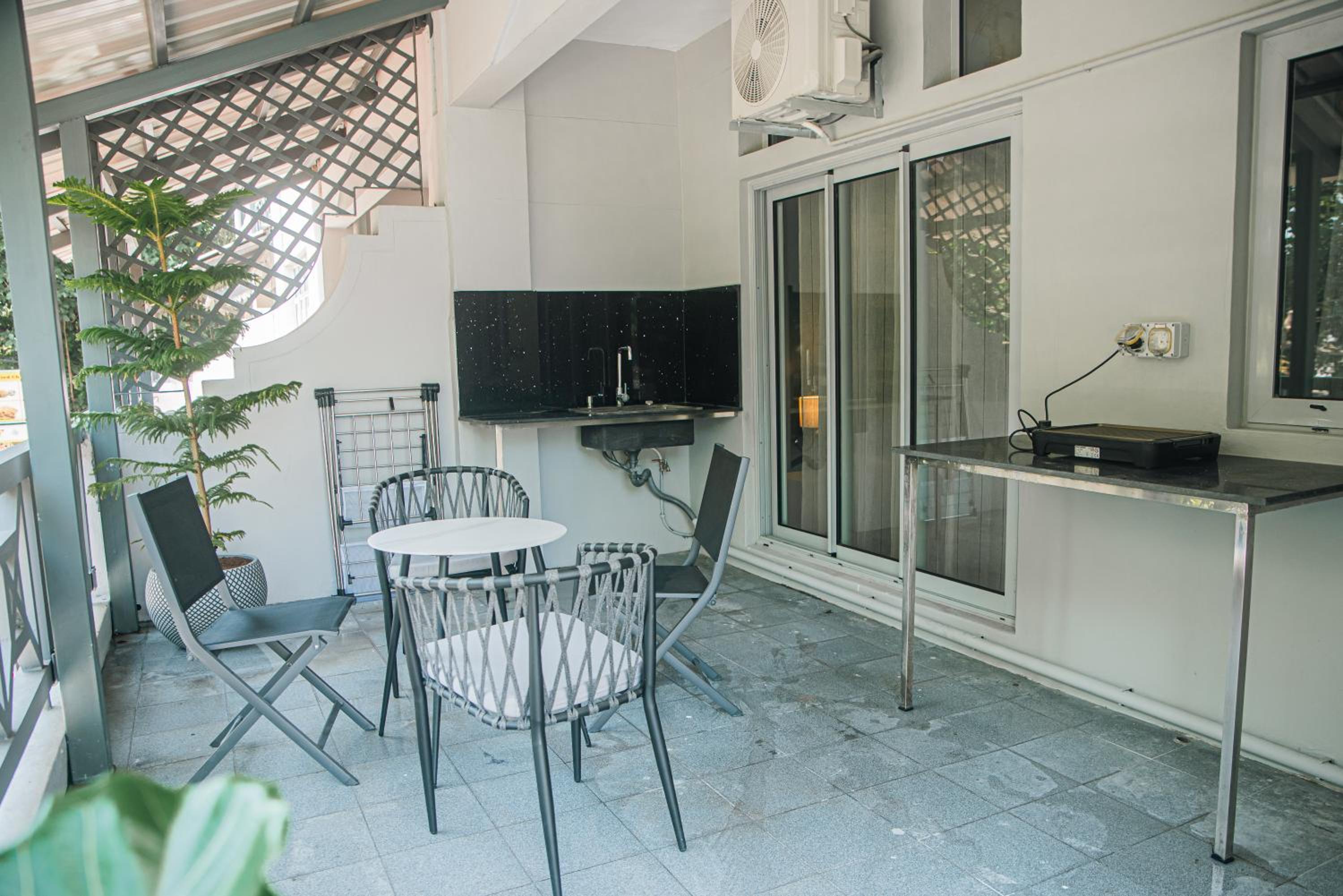 Gorgeous KEJ in Pereybere 2 Bed Apartment view 2