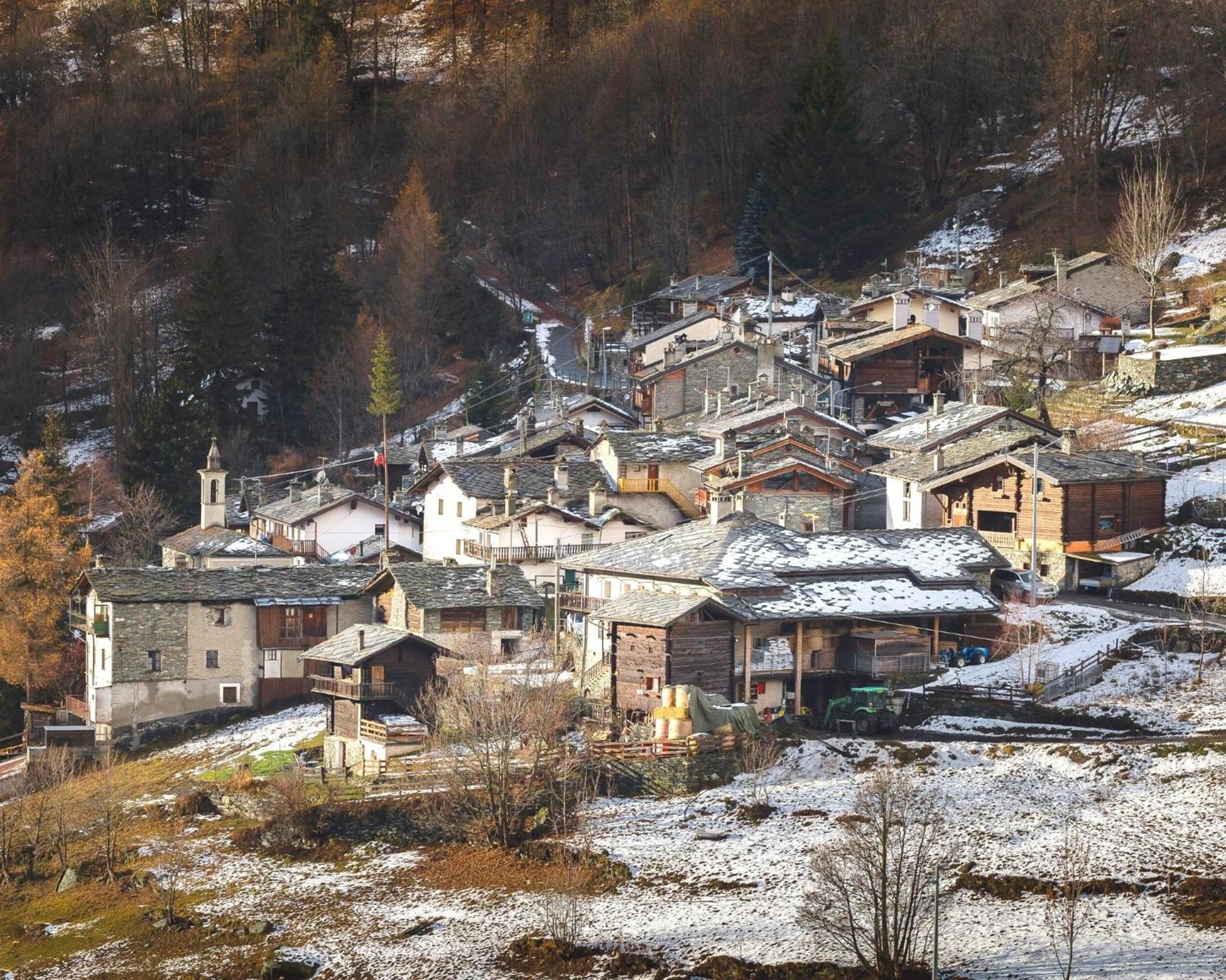 HelloChalet - Le Fleury Family Apartment 600mt cablecar view 4