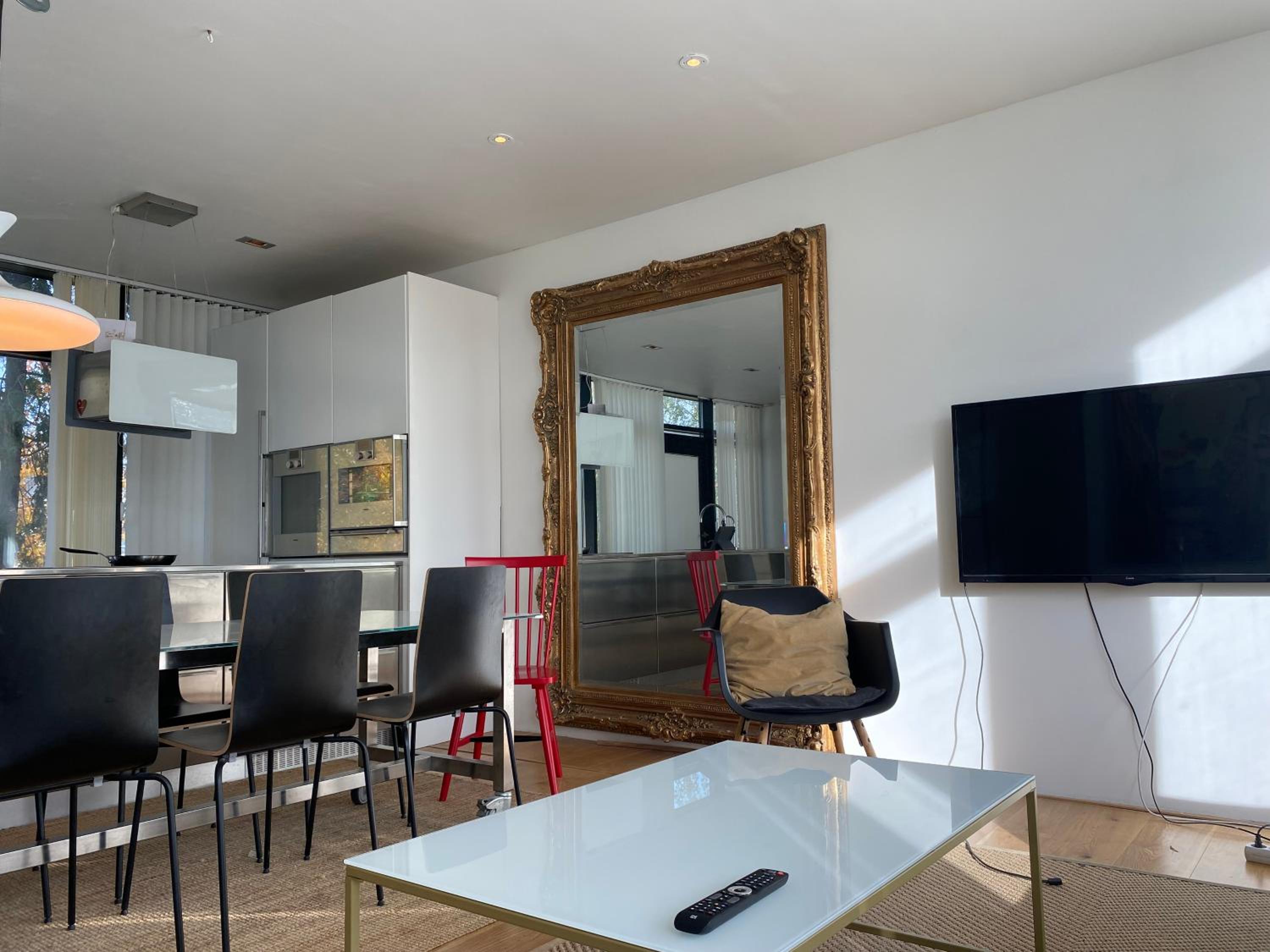 Exclusive 2 level Etage next to Arlanda-City Metro view 2