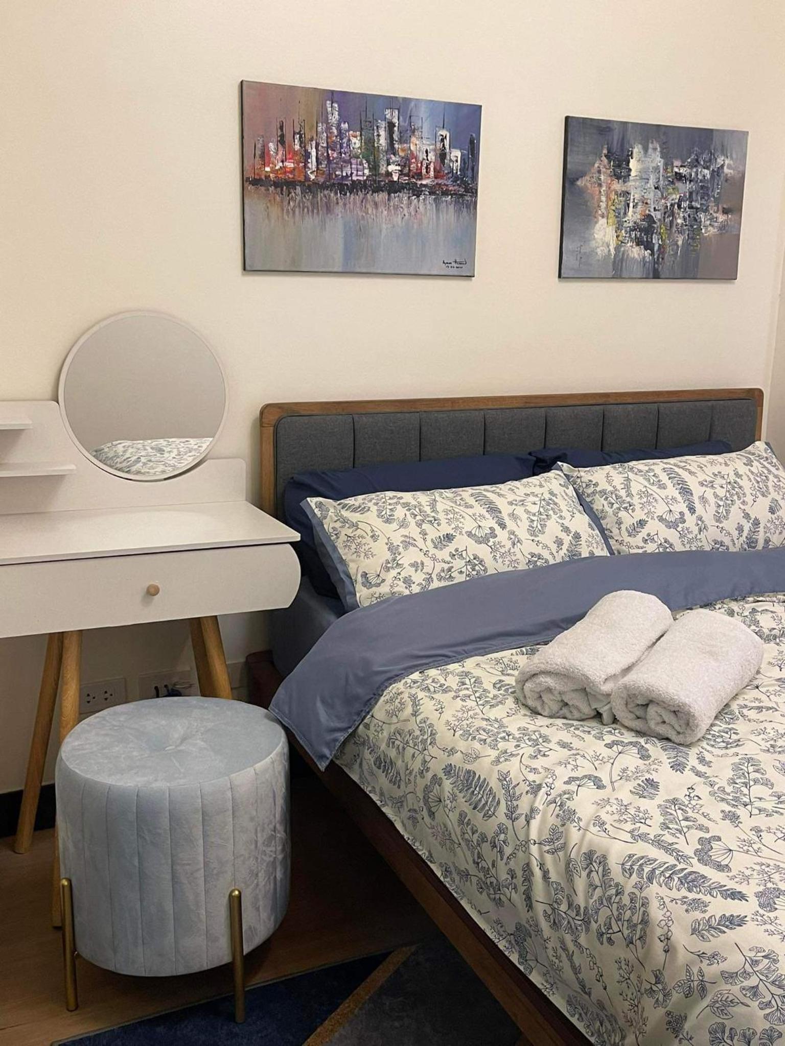 Brand new condo for travelers in Paranaque near airport view 2
