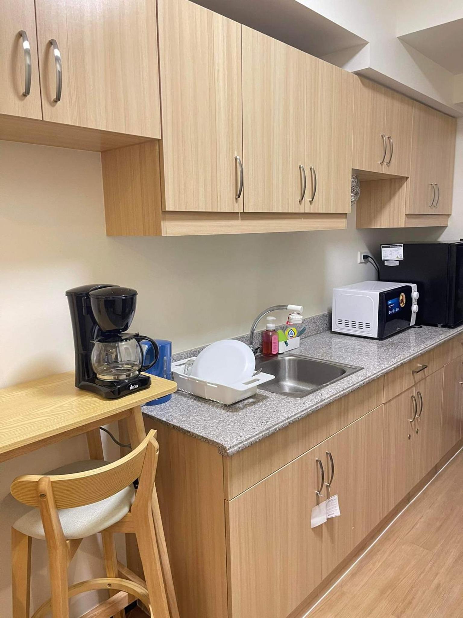 Brand new condo for travelers in Paranaque near airport view 4