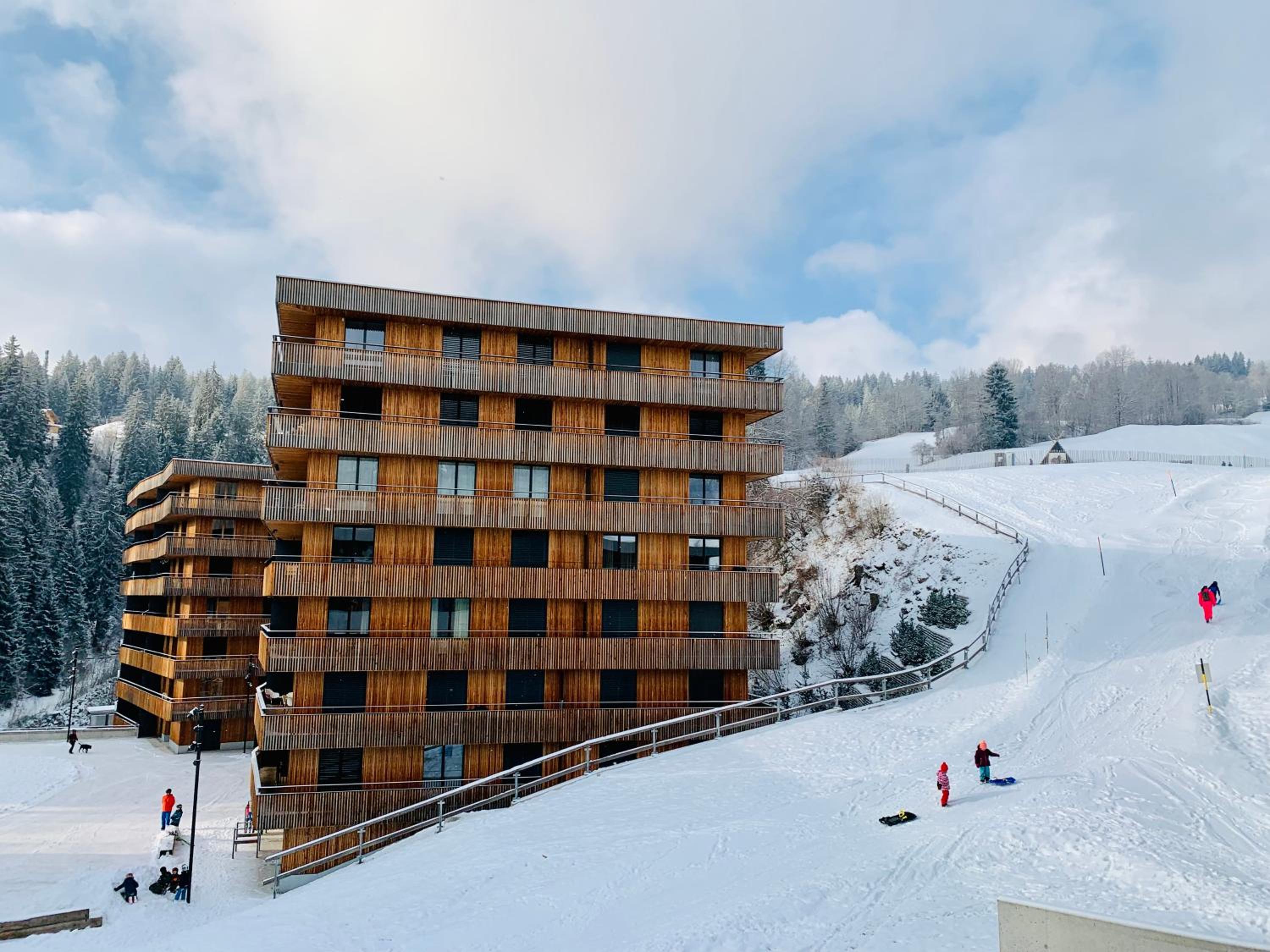 Ski-in Ski-out Ferienwohnung direkt an Piste und Liften - 3-room Stenna Selva apartment
