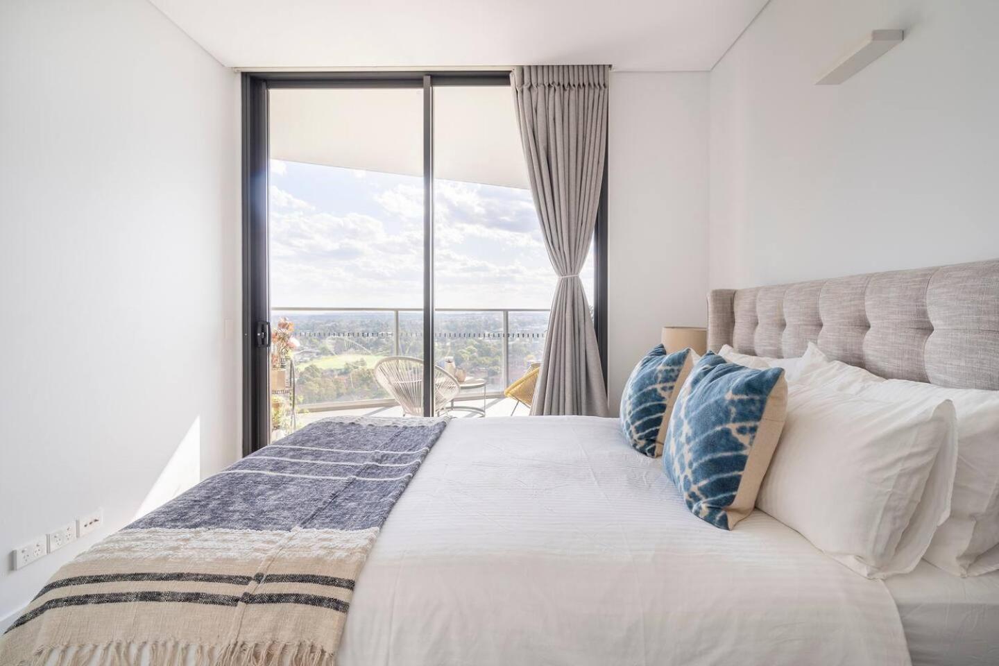 The Occidental Pearl