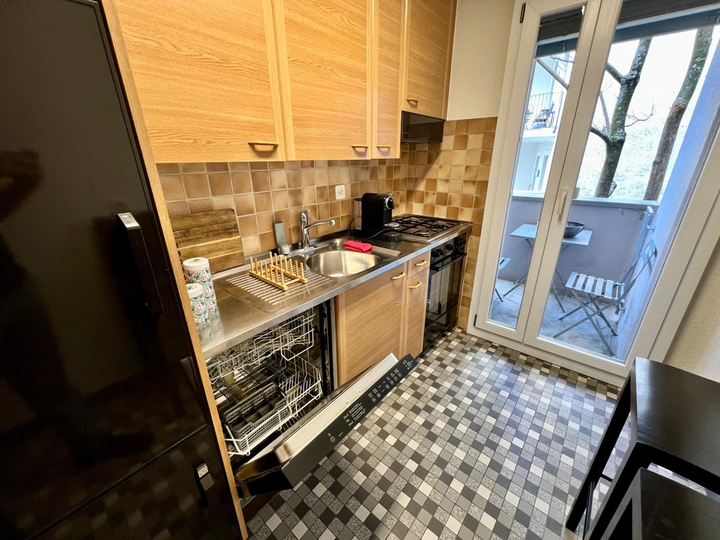 Gemütliche grosse Wohnung Nähe Uni