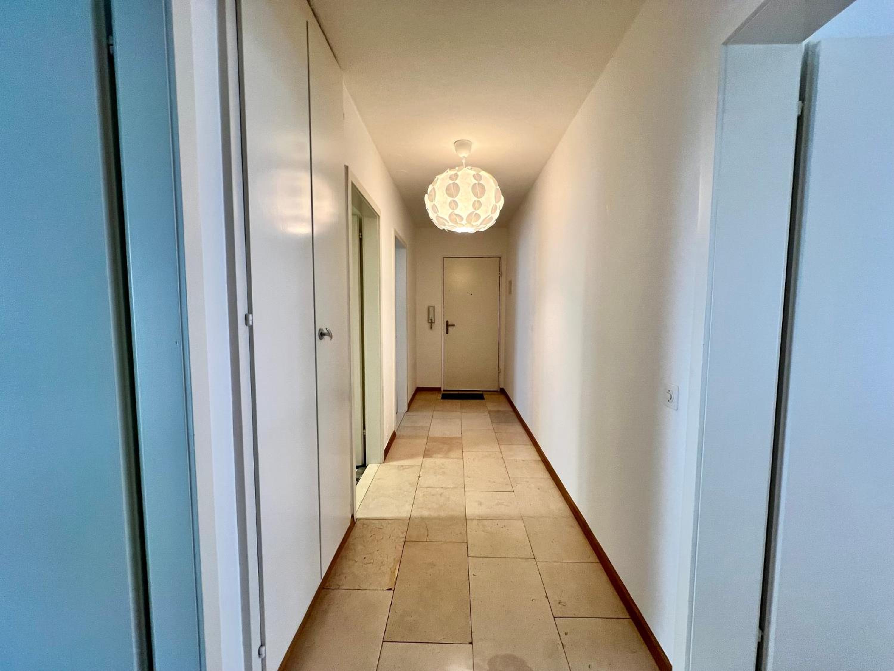 Gemütliche grosse Wohnung Nähe Uni