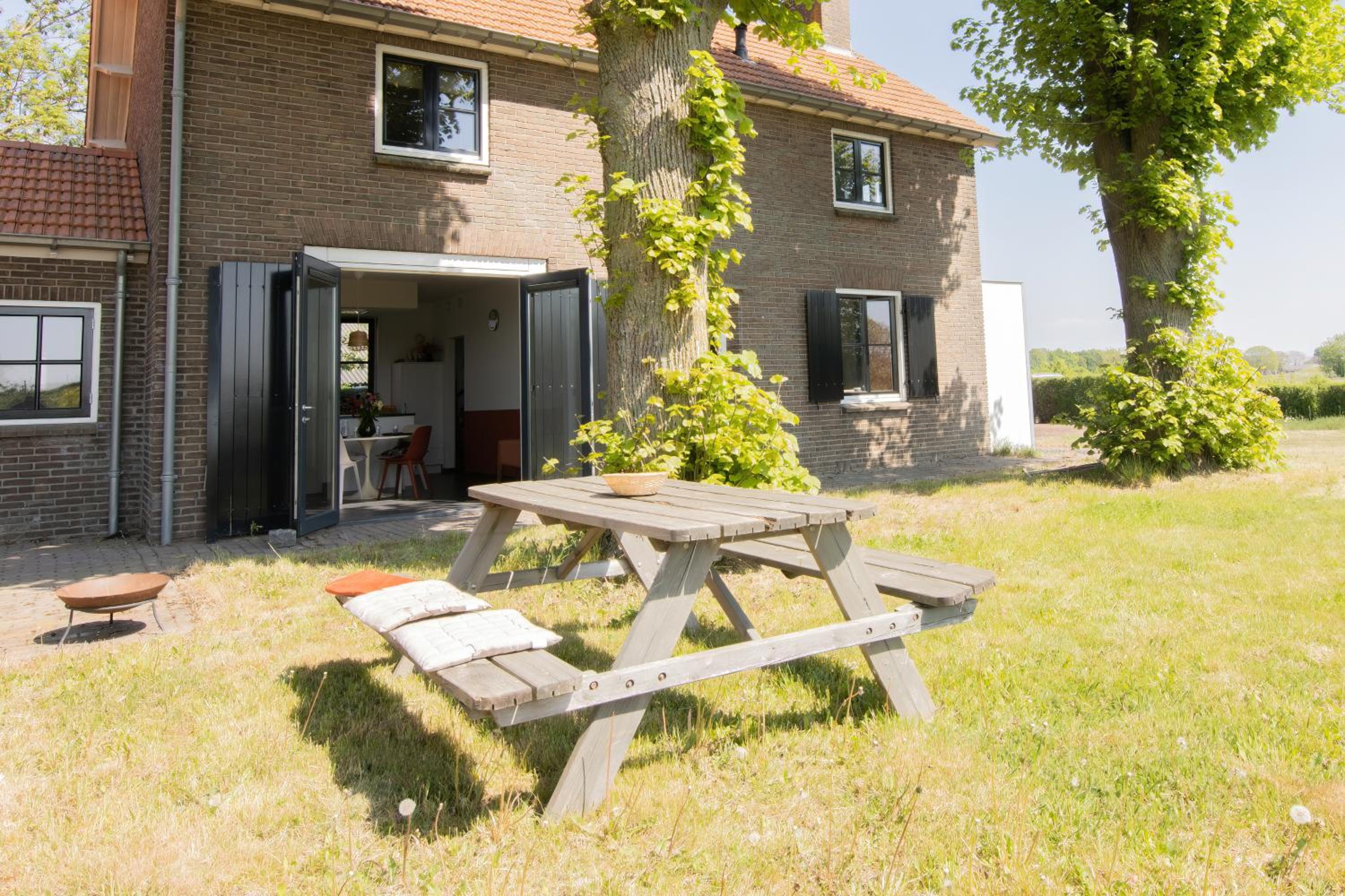 Grazelands - overnachten midden in de natuur view 3