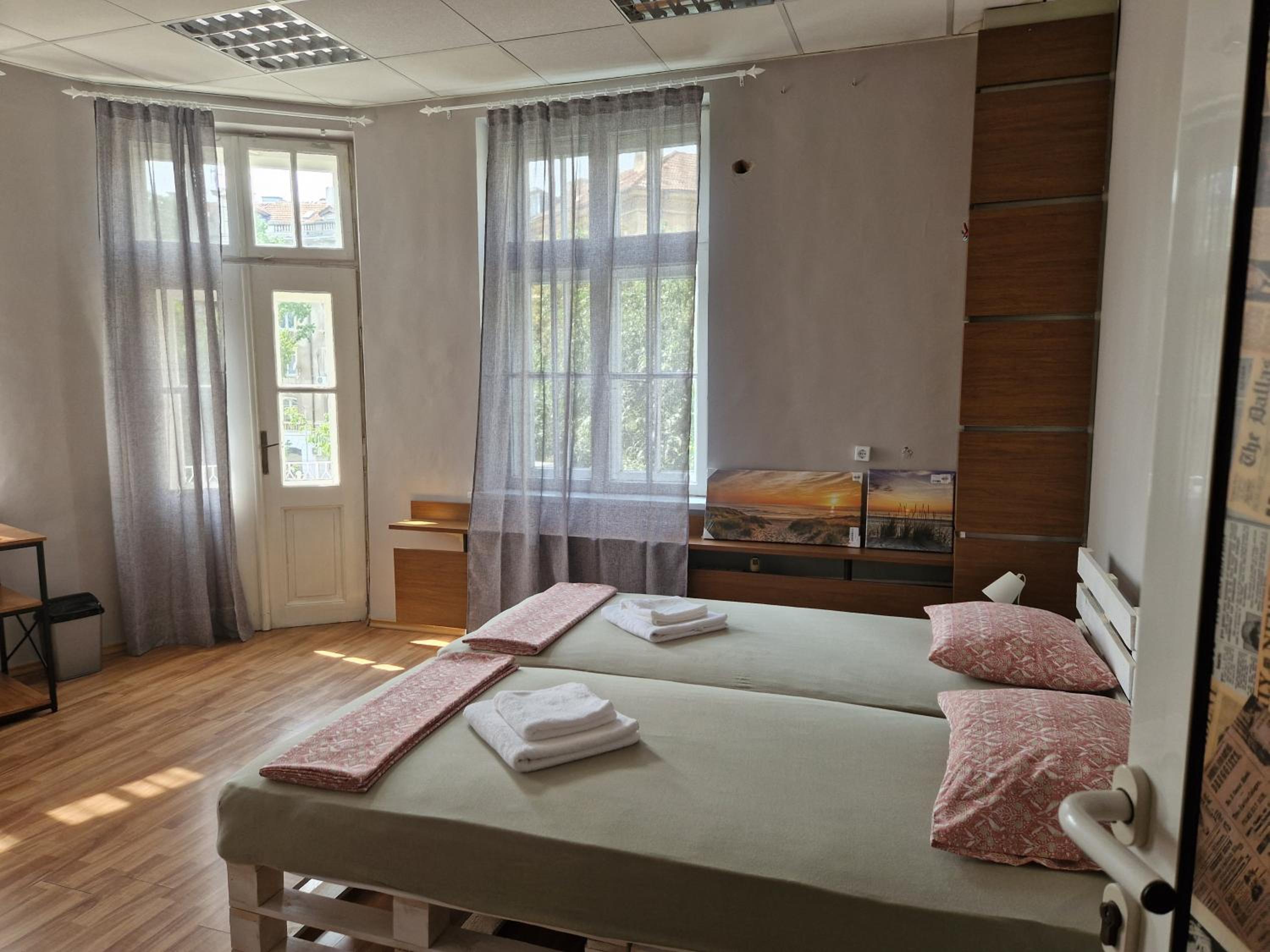 Lambo's Corner Varna - Guest Rooms