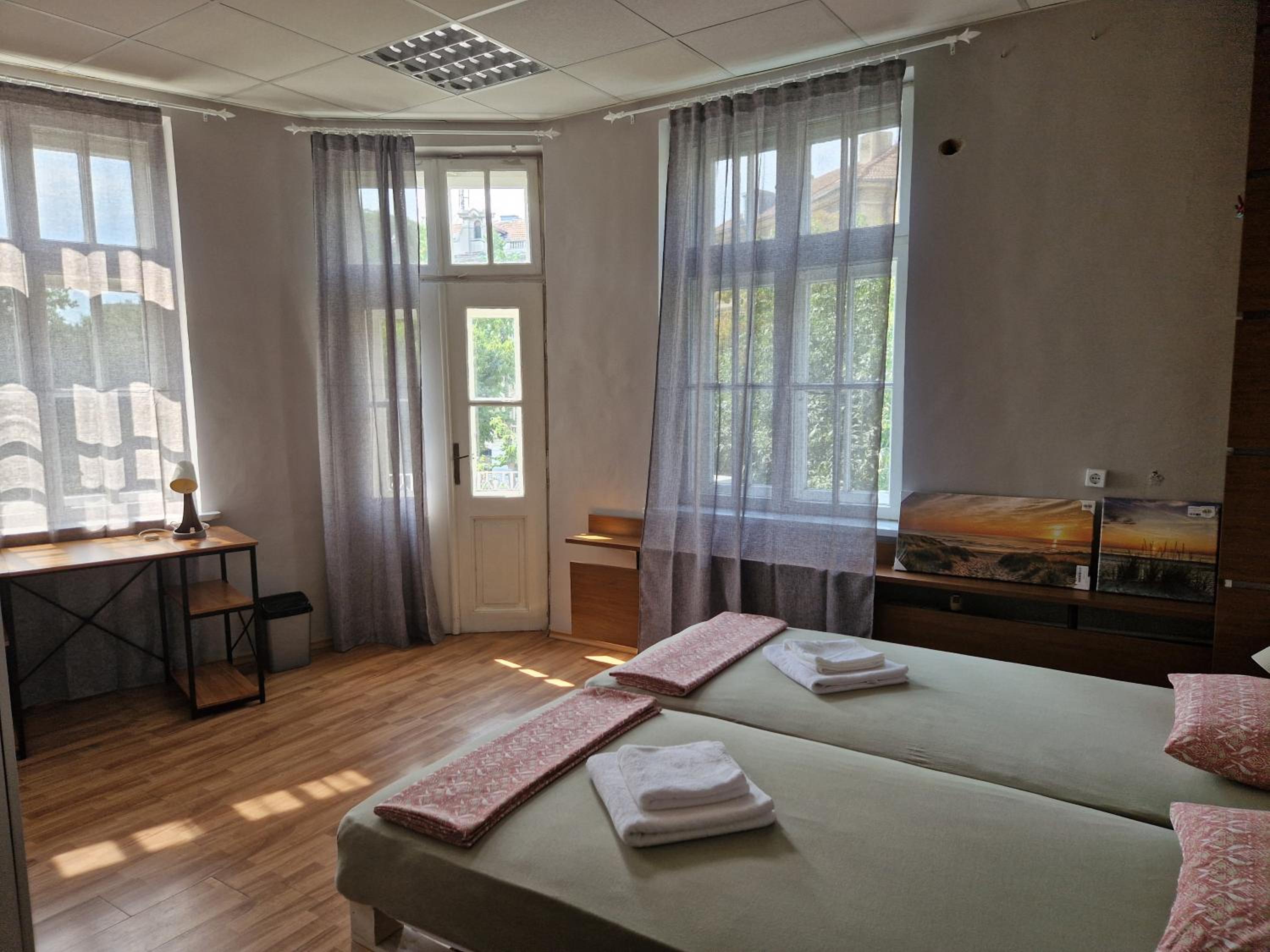Lambo's Corner Varna - Guest Rooms