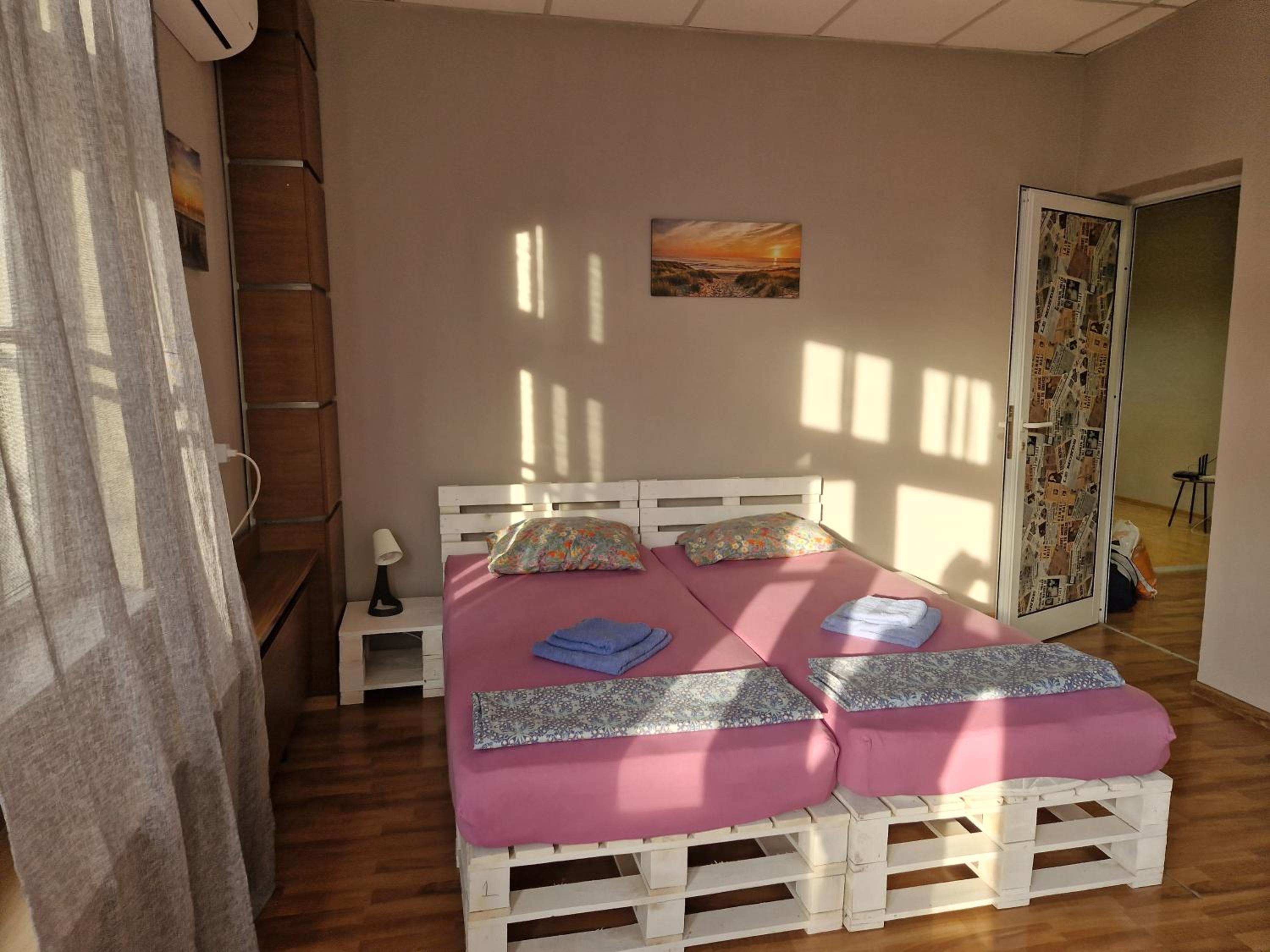 Lambo's Corner Varna - Guest Rooms