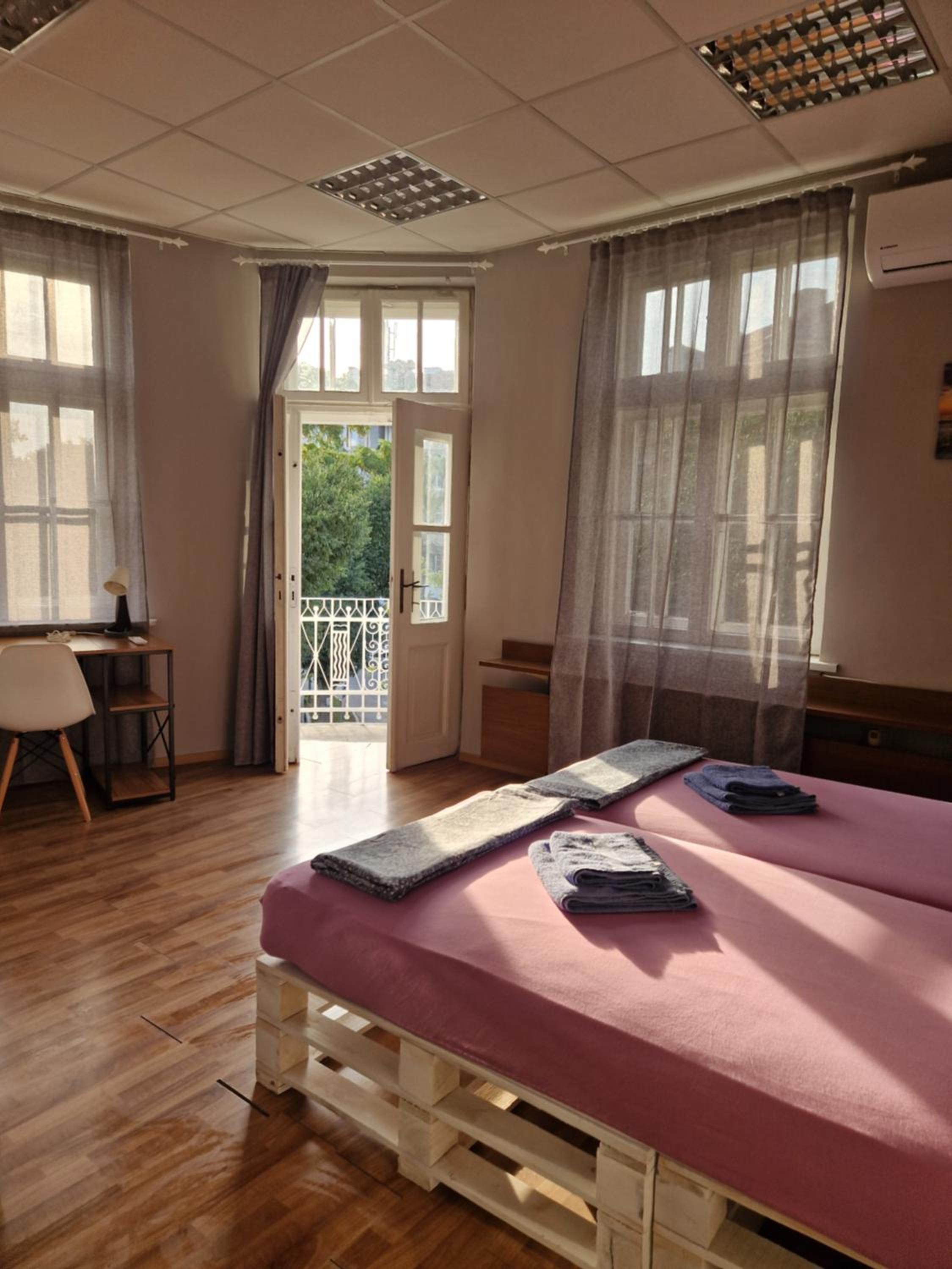 Lambo's Corner Varna - Guest Rooms