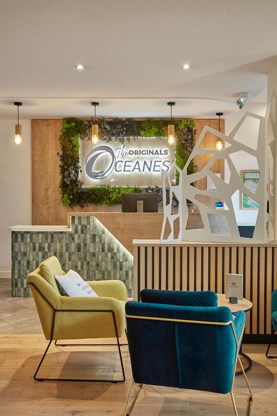 Lobby & Reception