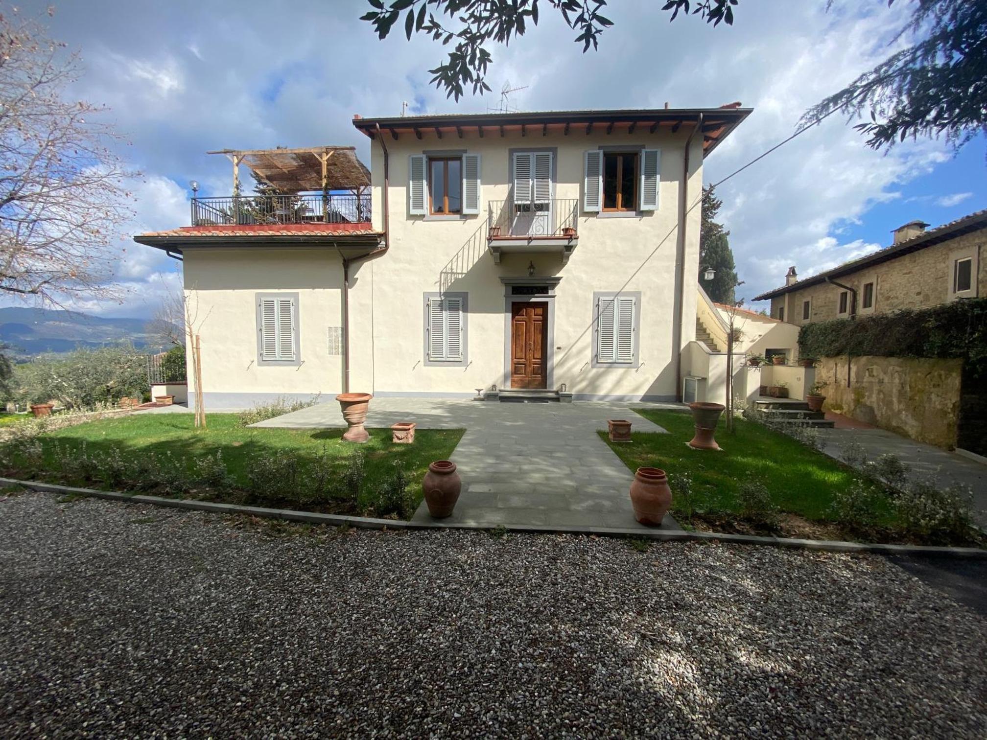 Casa villa familiare. Il Canto dei Poeti view 4