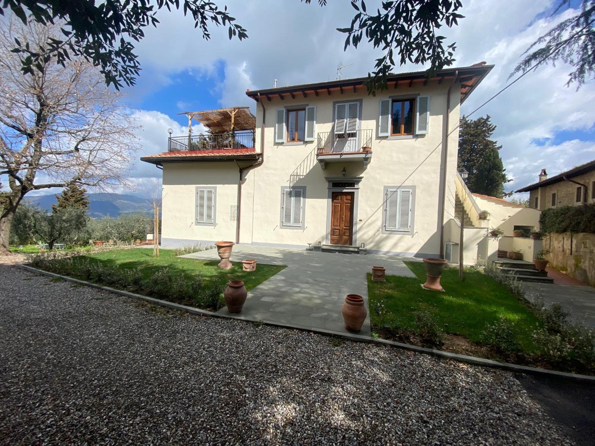 Casa villa familiare. Il Canto dei Poeti view 2
