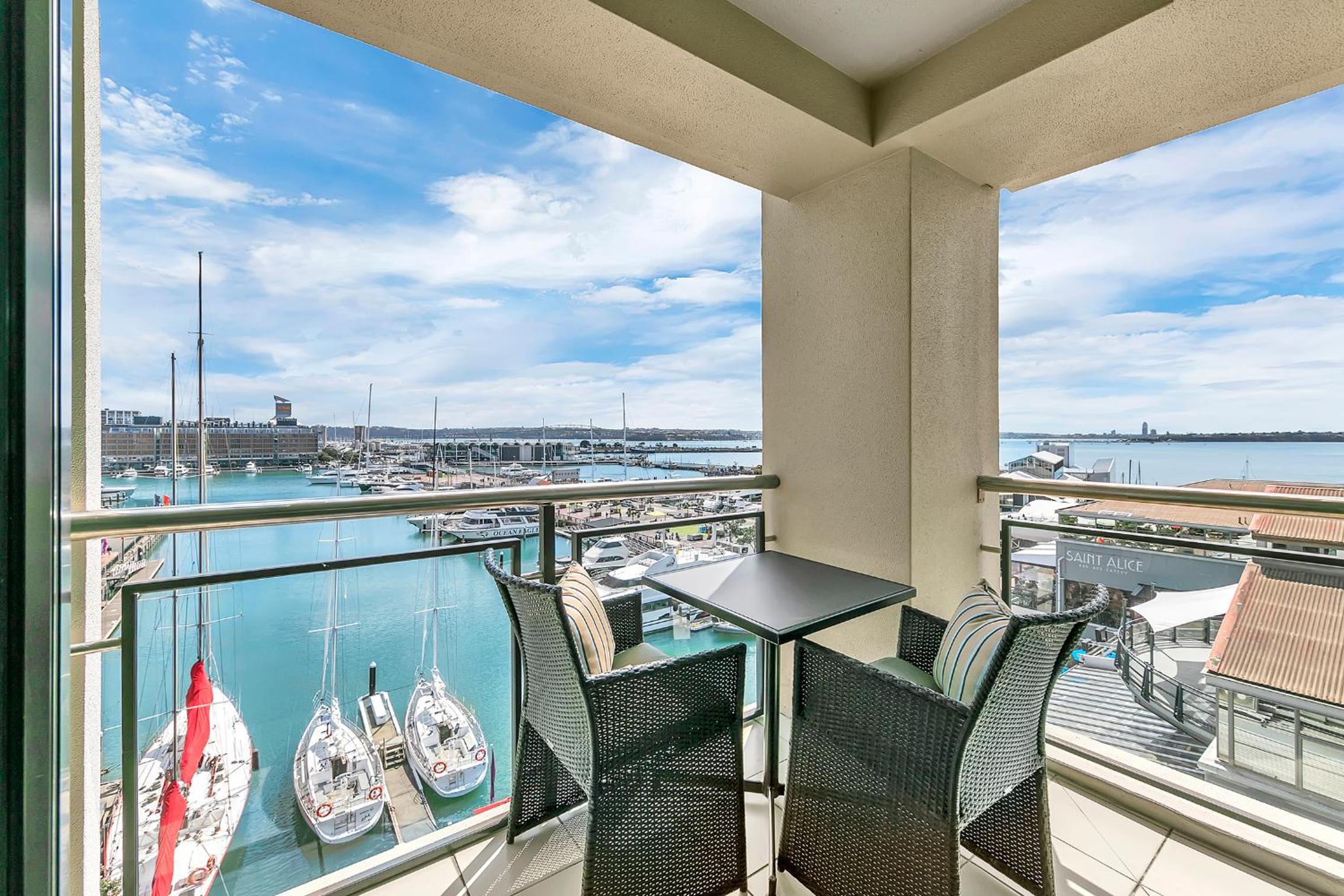 Sun Soaked Corner Apartment with Harbour View view 4