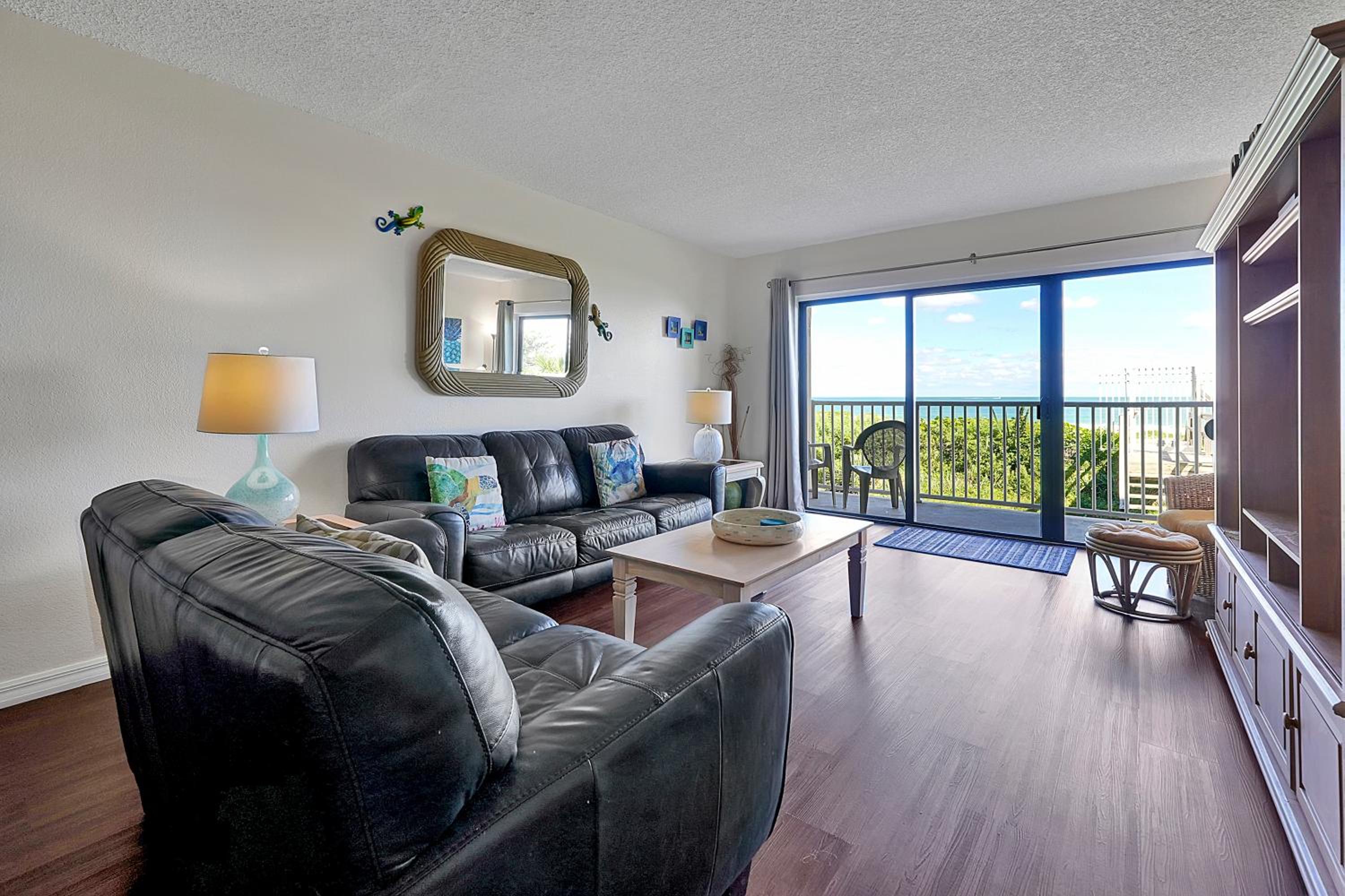 Stunning Beachfront Apartment Near Cocoa Beach Pier view 4