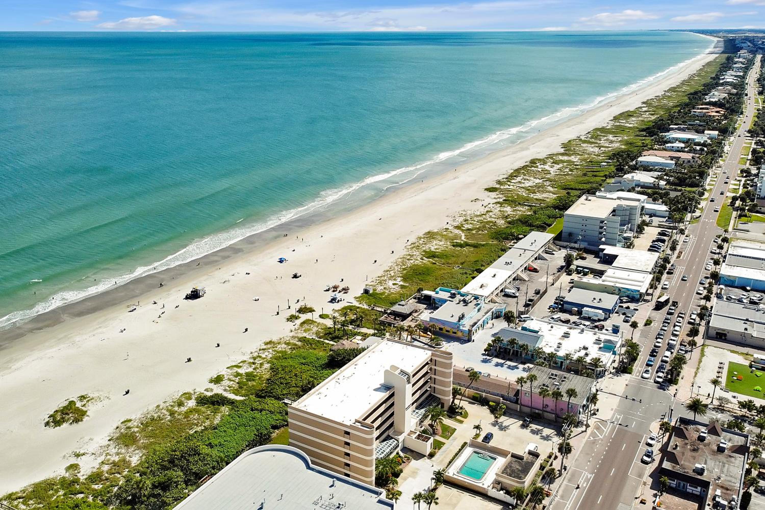 Stunning Beachfront Apartment Near Cocoa Beach Pier view 3