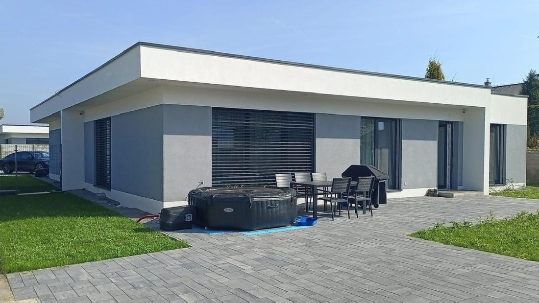 Hotel Klimatizovaný Apartmánový dom s vírivkou, 9B - Image 1