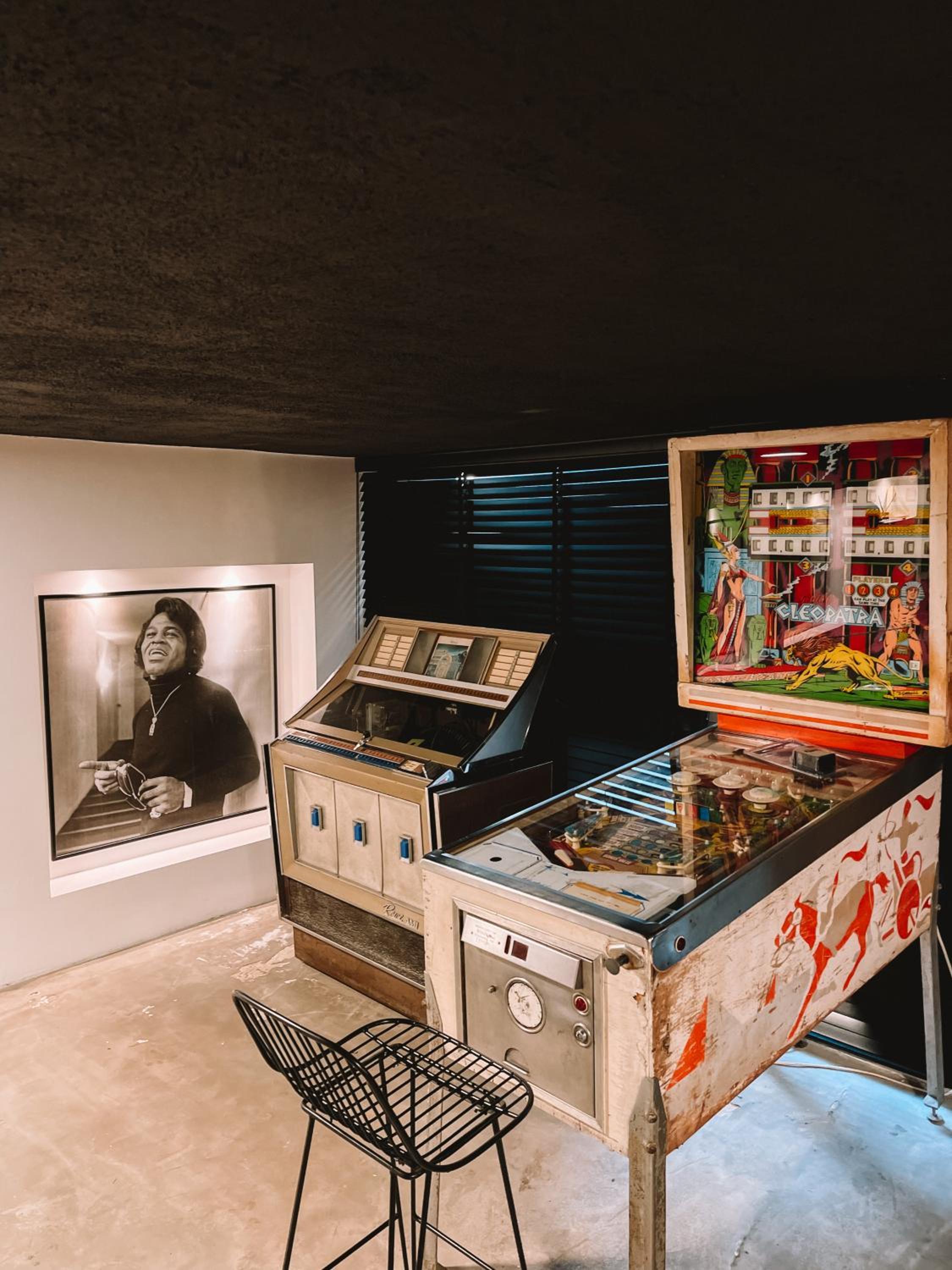 BelowZero Gallery