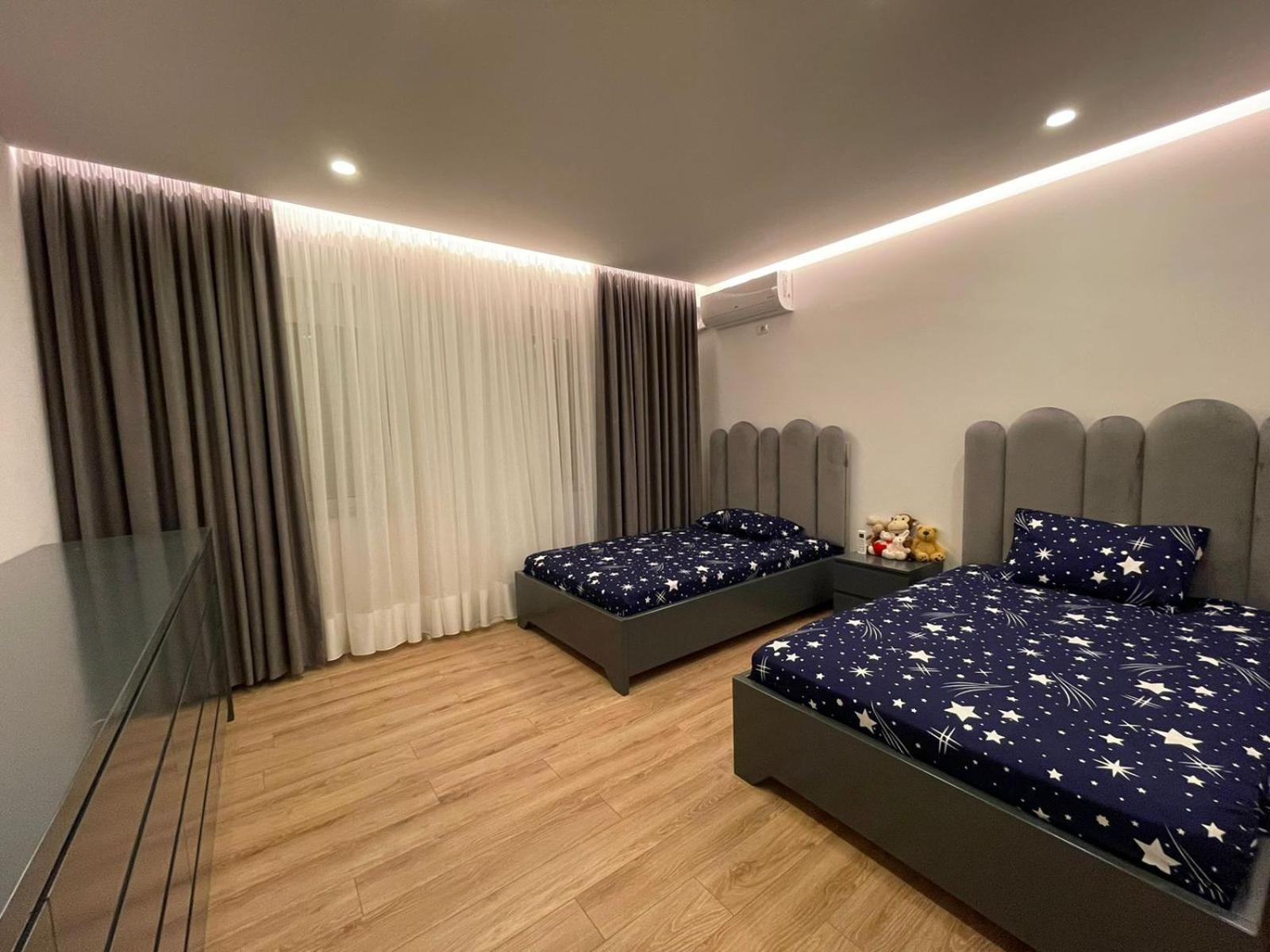 Royal Seaview Apartment
