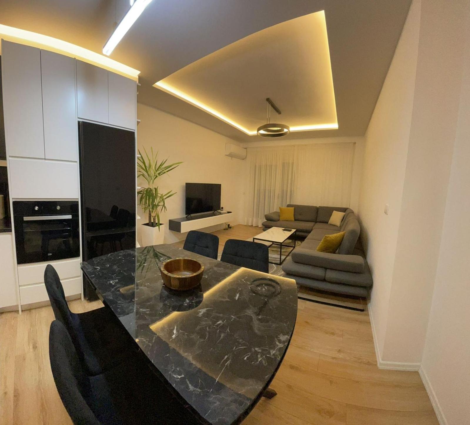 Royal Seaview Apartment