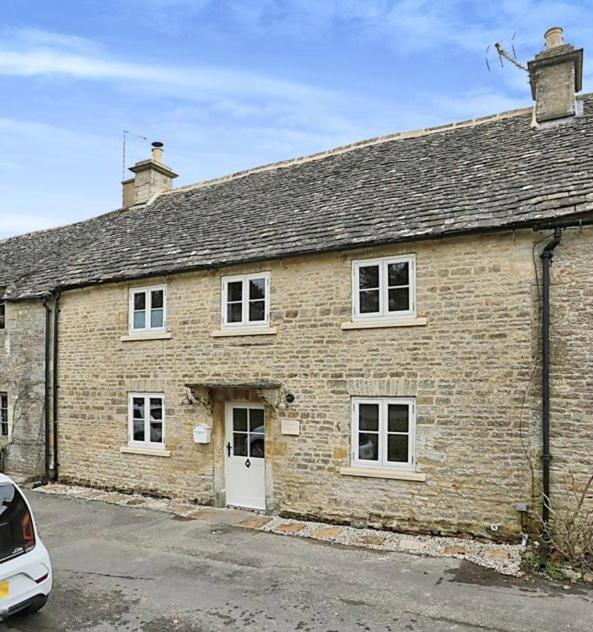 Hotel Luxury Cotswold Cottage With Hot Tub In Stow On The Wold!