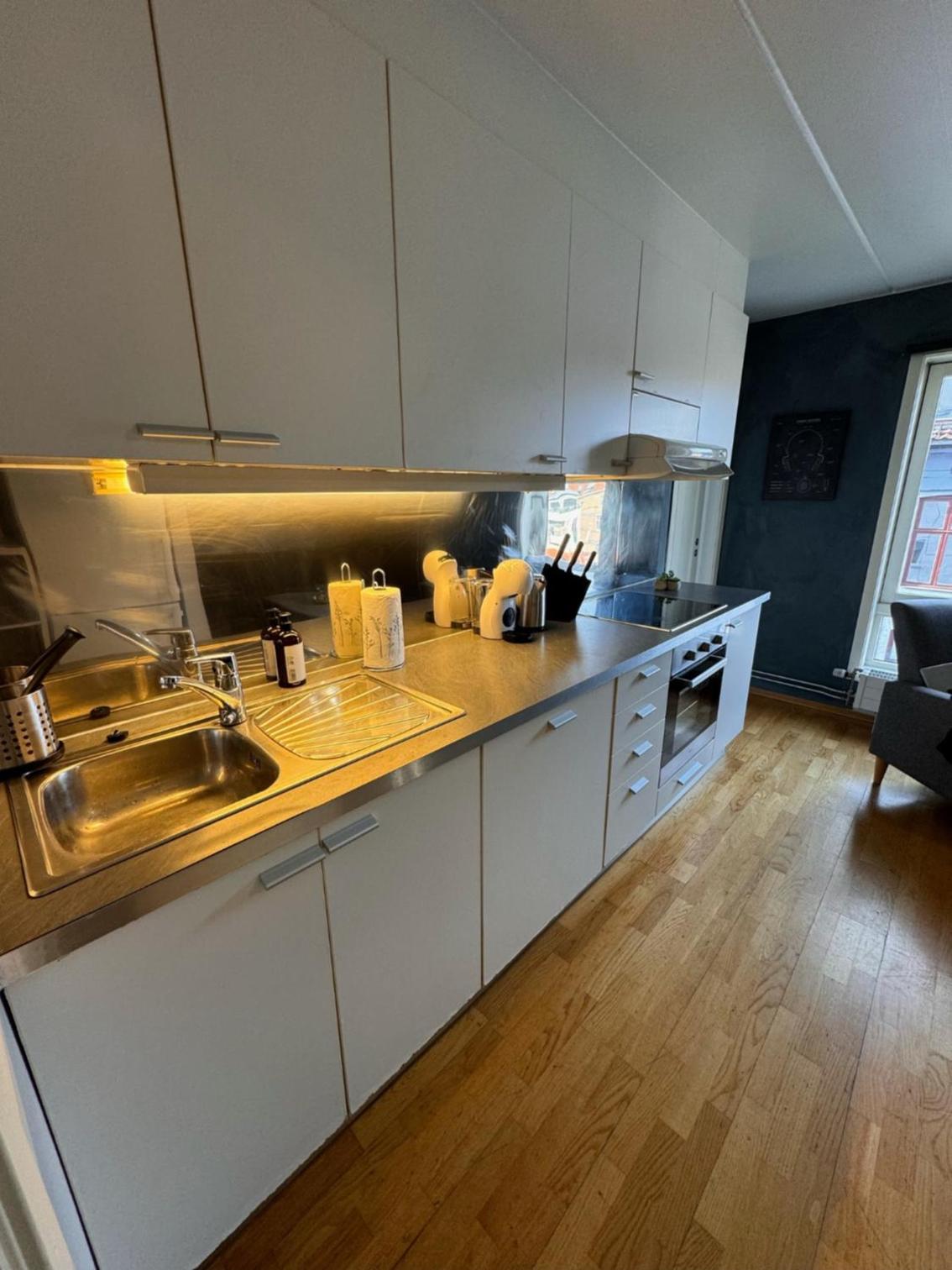 Super Central 3-bedroom apartment view 5