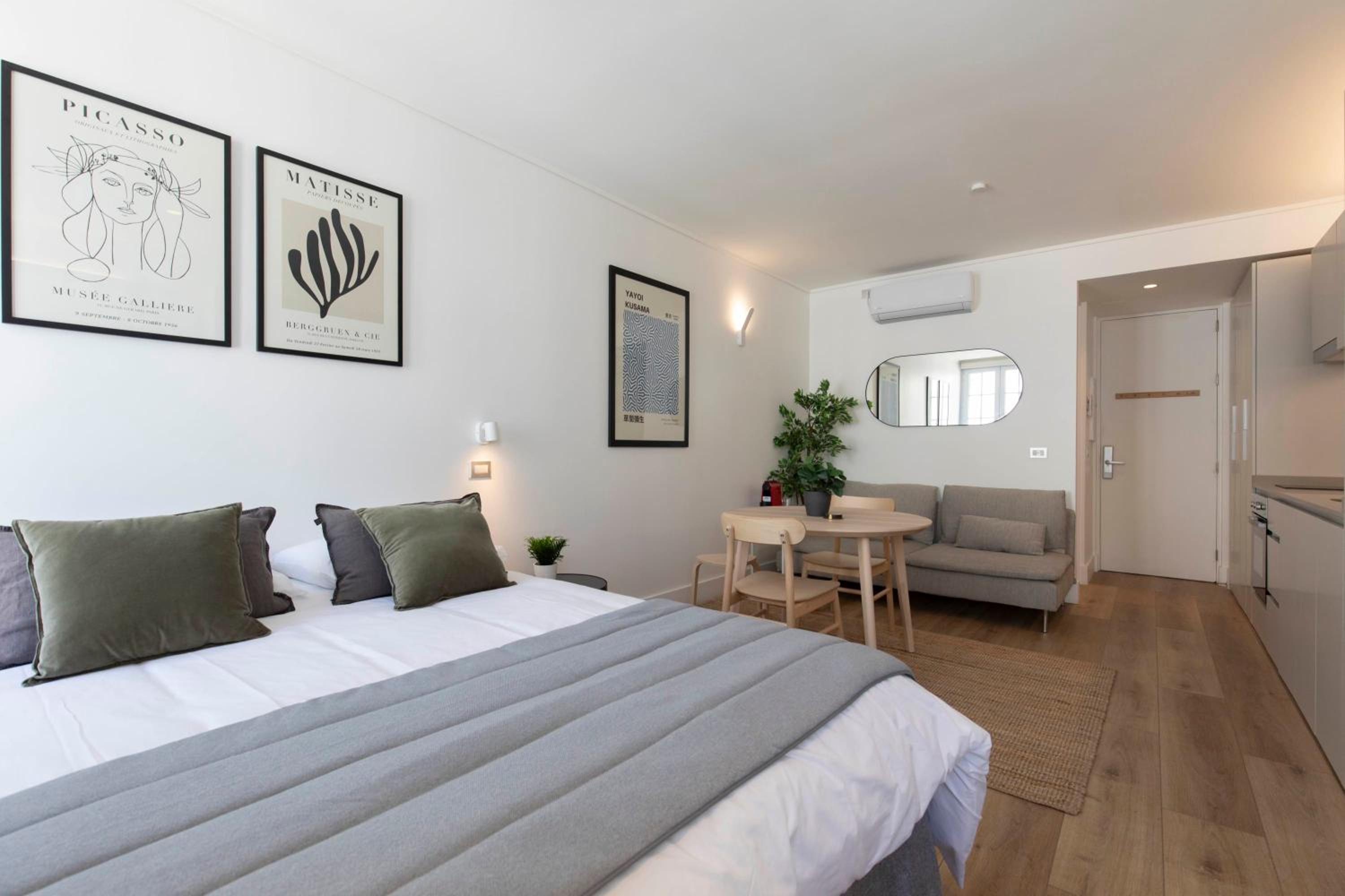 HOM I Encantador Departamento Estudio en Santiago Centro