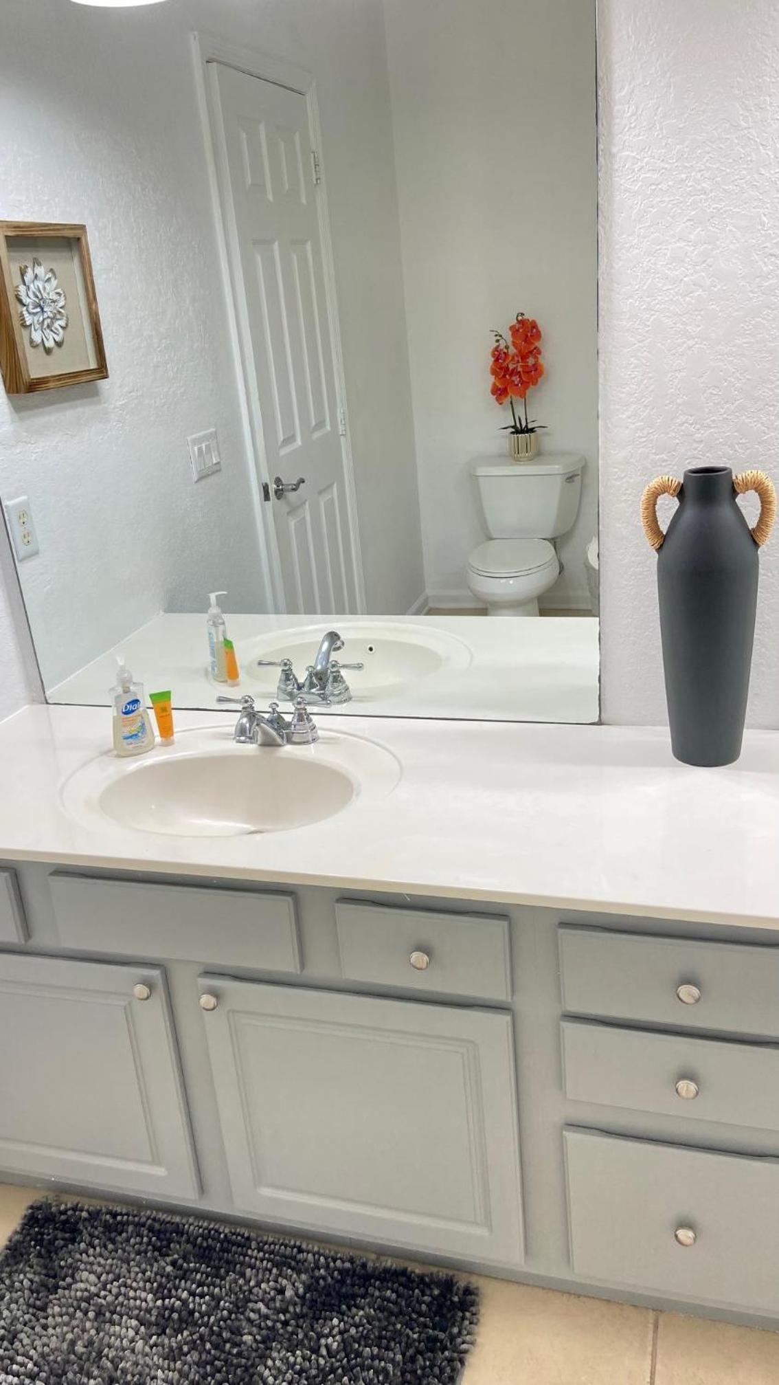 P.19 # Vista Cay Newly Remodeled Walking Distance from OCCC