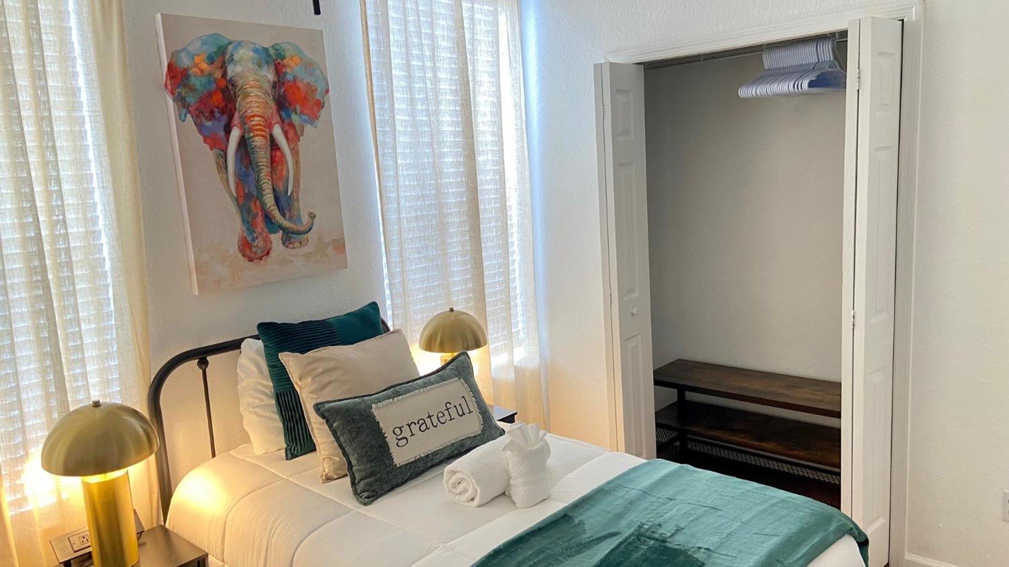 P.19 # Vista Cay Newly Remodeled Walking Distance from OCCC