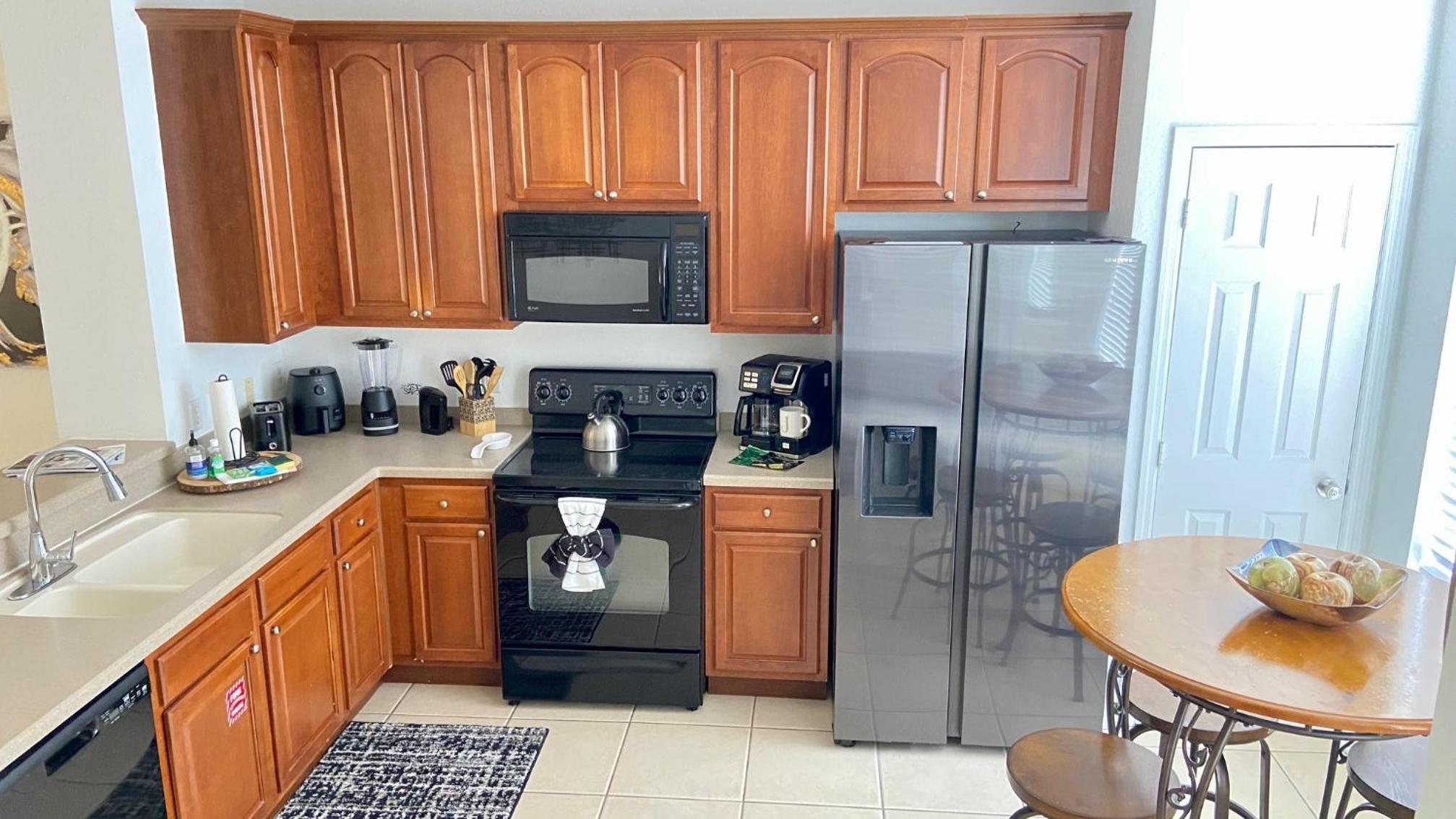 P.19 # Vista Cay Newly Remodeled Walking Distance from OCCC