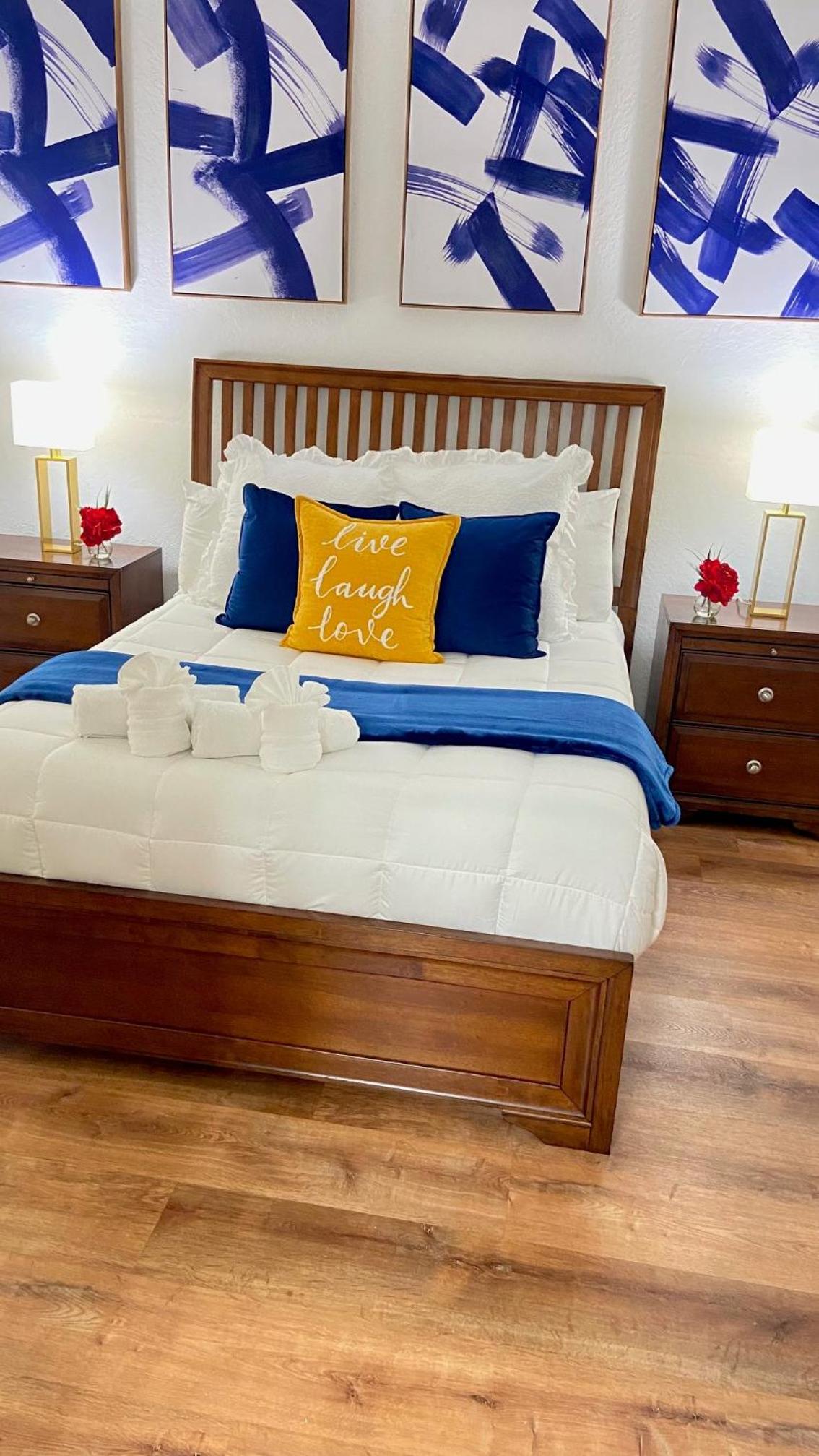 P.19 # Vista Cay Newly Remodeled Walking Distance from OCCC