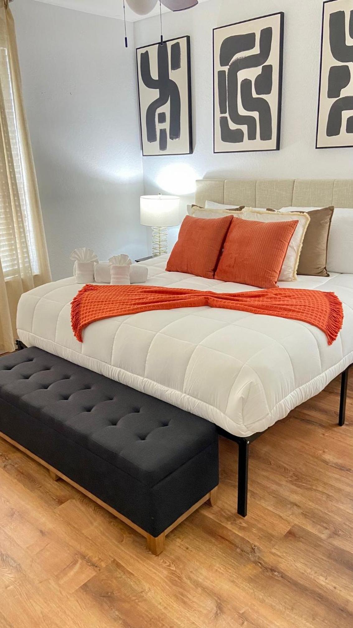 P.19 # Vista Cay Newly Remodeled Walking Distance from OCCC