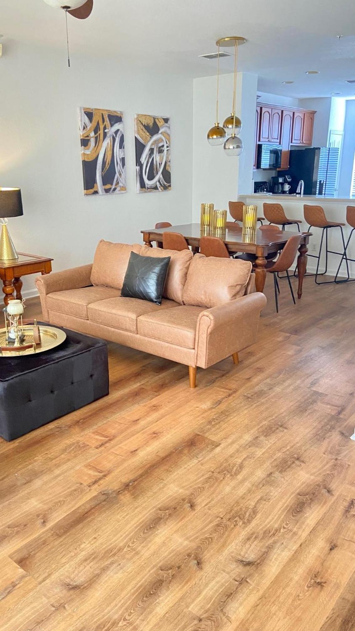 P.19 # Vista Cay Newly Remodeled Walking Distance from OCCC