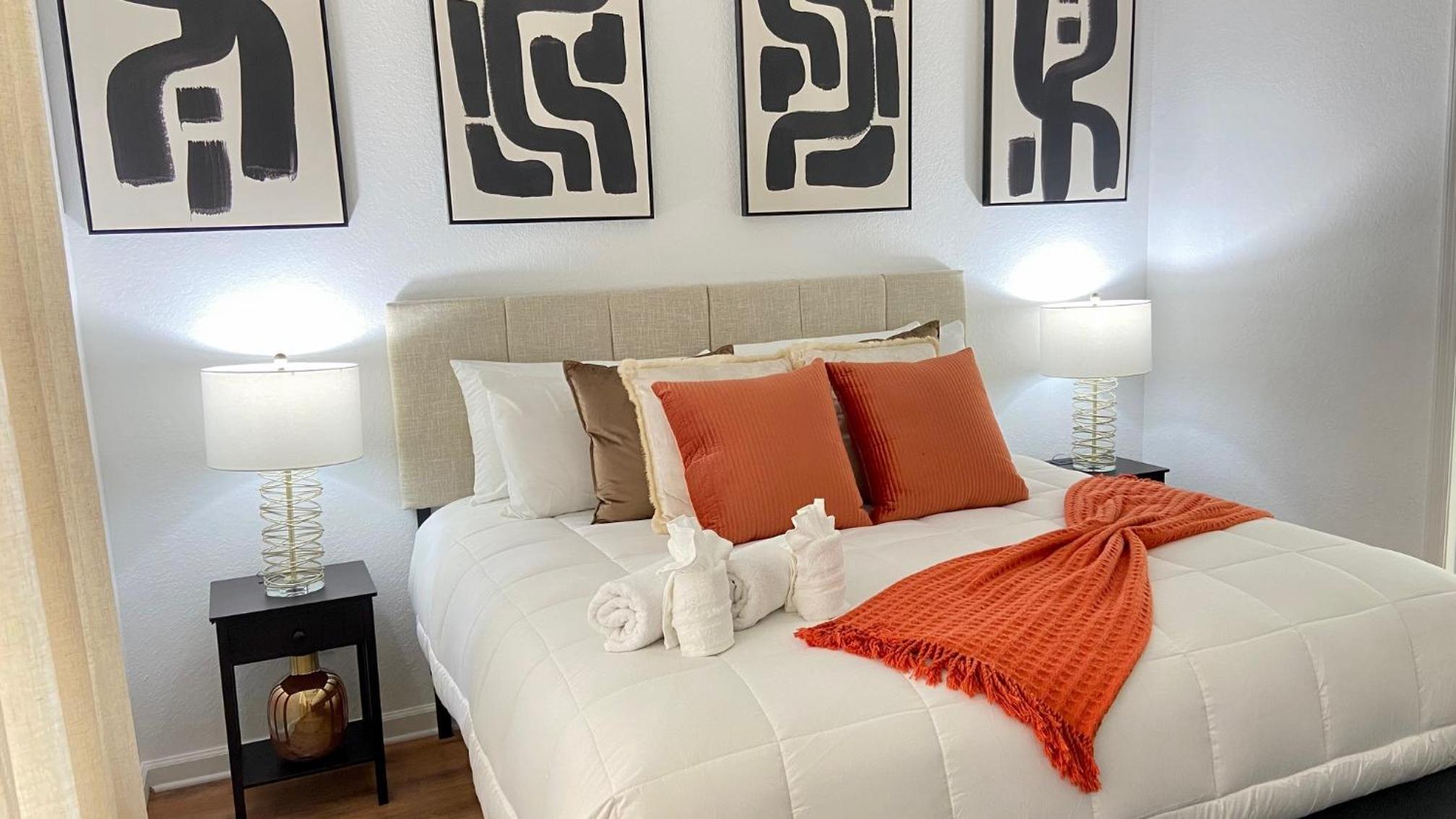P.19 # Vista Cay Newly Remodeled Walking Distance from OCCC