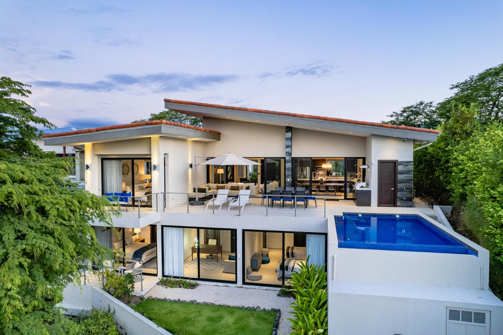 Casa Napoleon New Luxe 4BR Villa w Ocean View