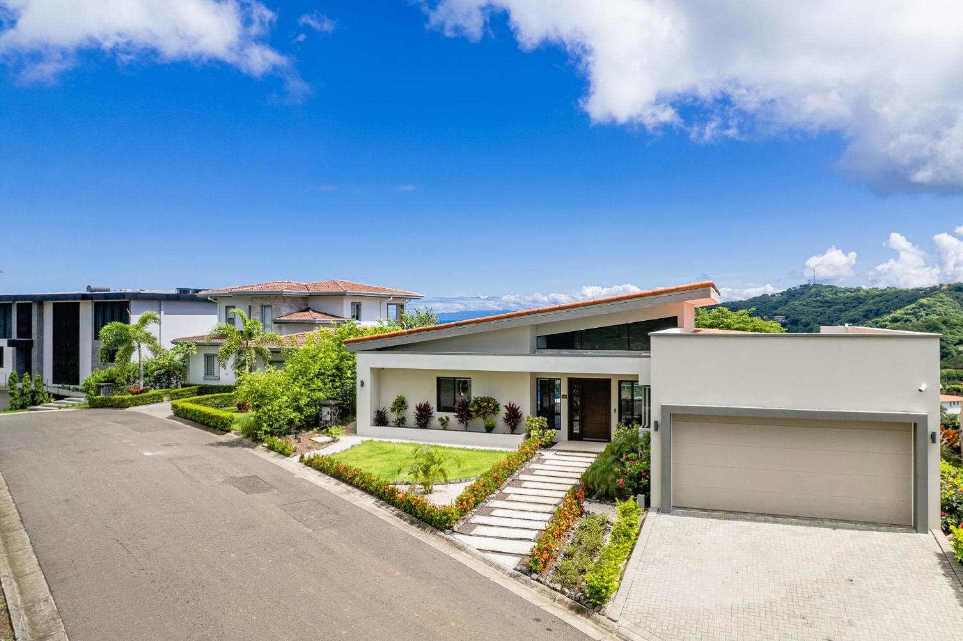 Casa Napoleon New Luxe 4BR Villa w Ocean View