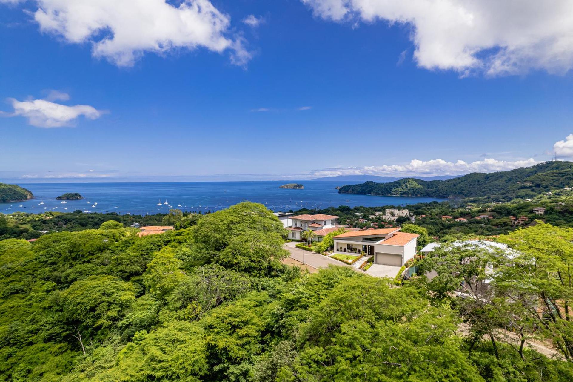 Casa Napoleon New Luxe 4BR Villa w Ocean View