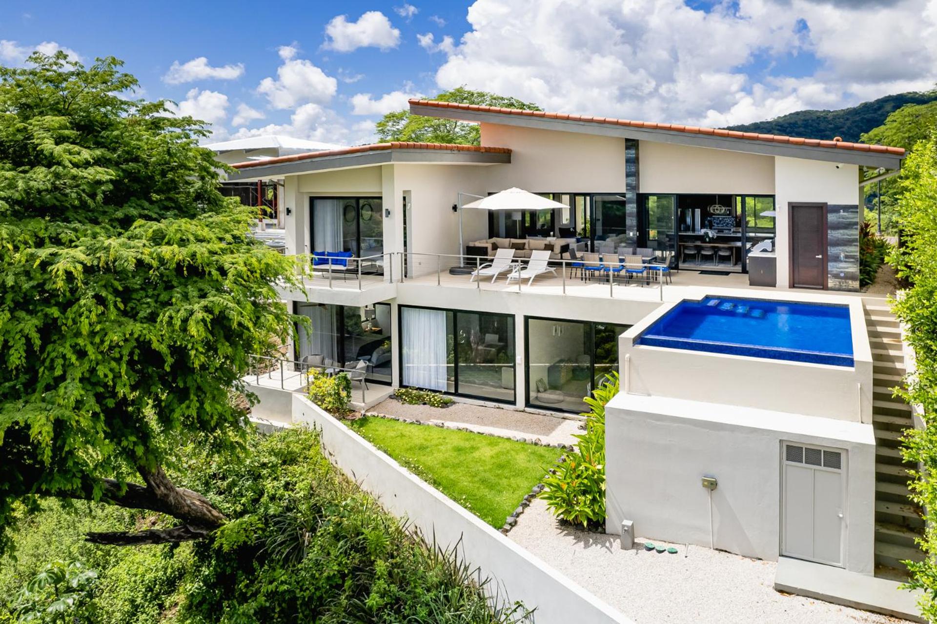 Casa Napoleon New Luxe 4BR Villa w Ocean View