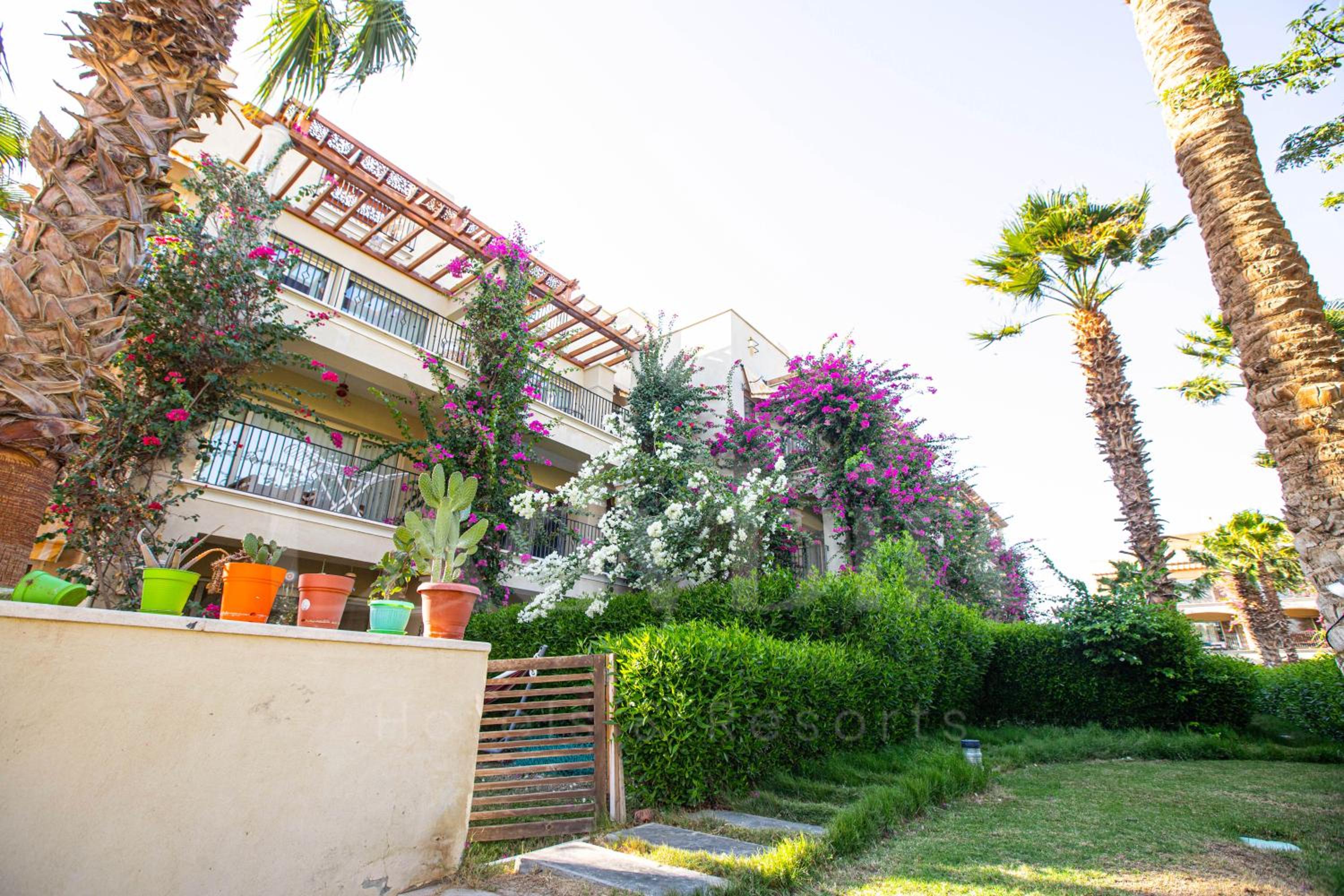 Ladybird - Veranda Beach House