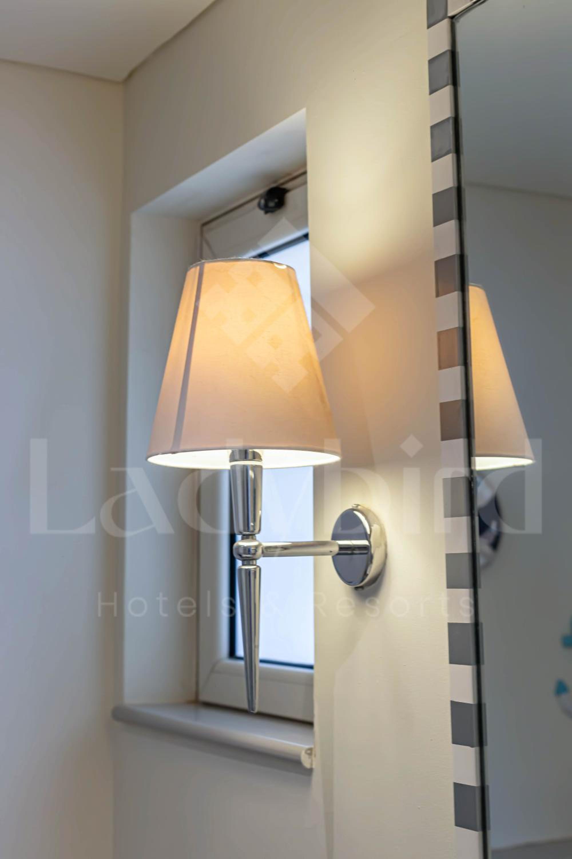 Ladybird - Veranda Beach House