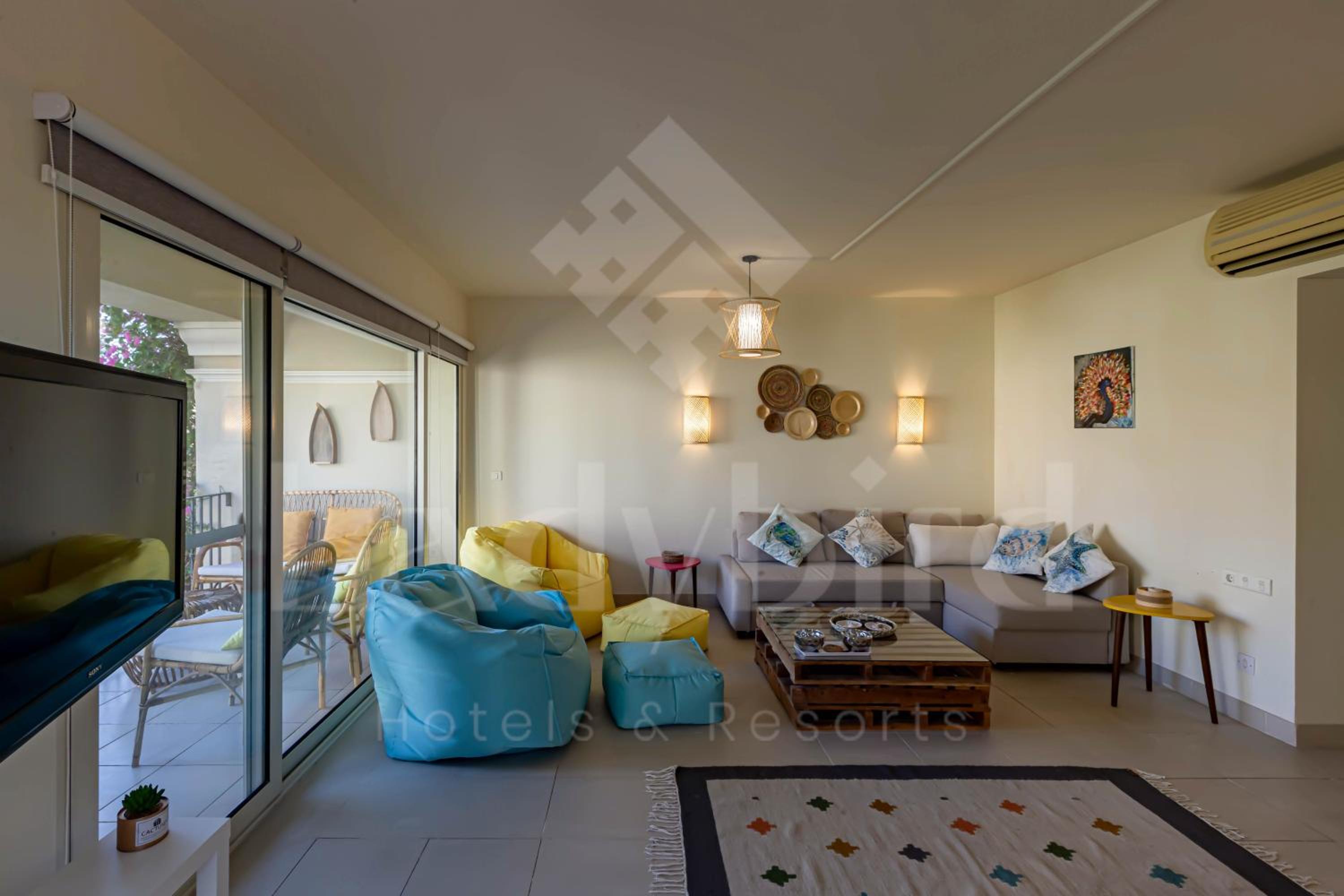 Ladybird - Veranda Beach House