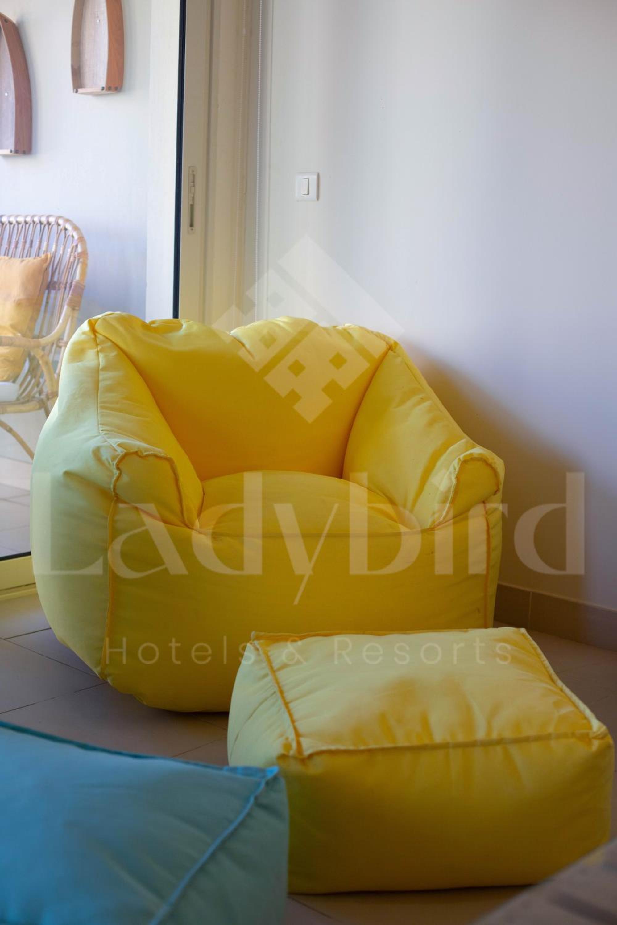 Ladybird - Veranda Beach House