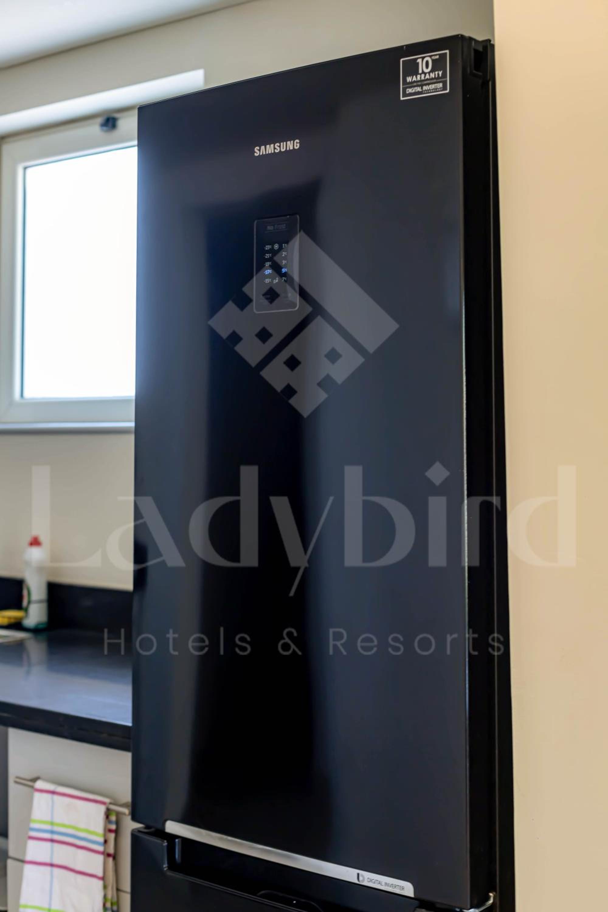 Ladybird - Veranda Beach House