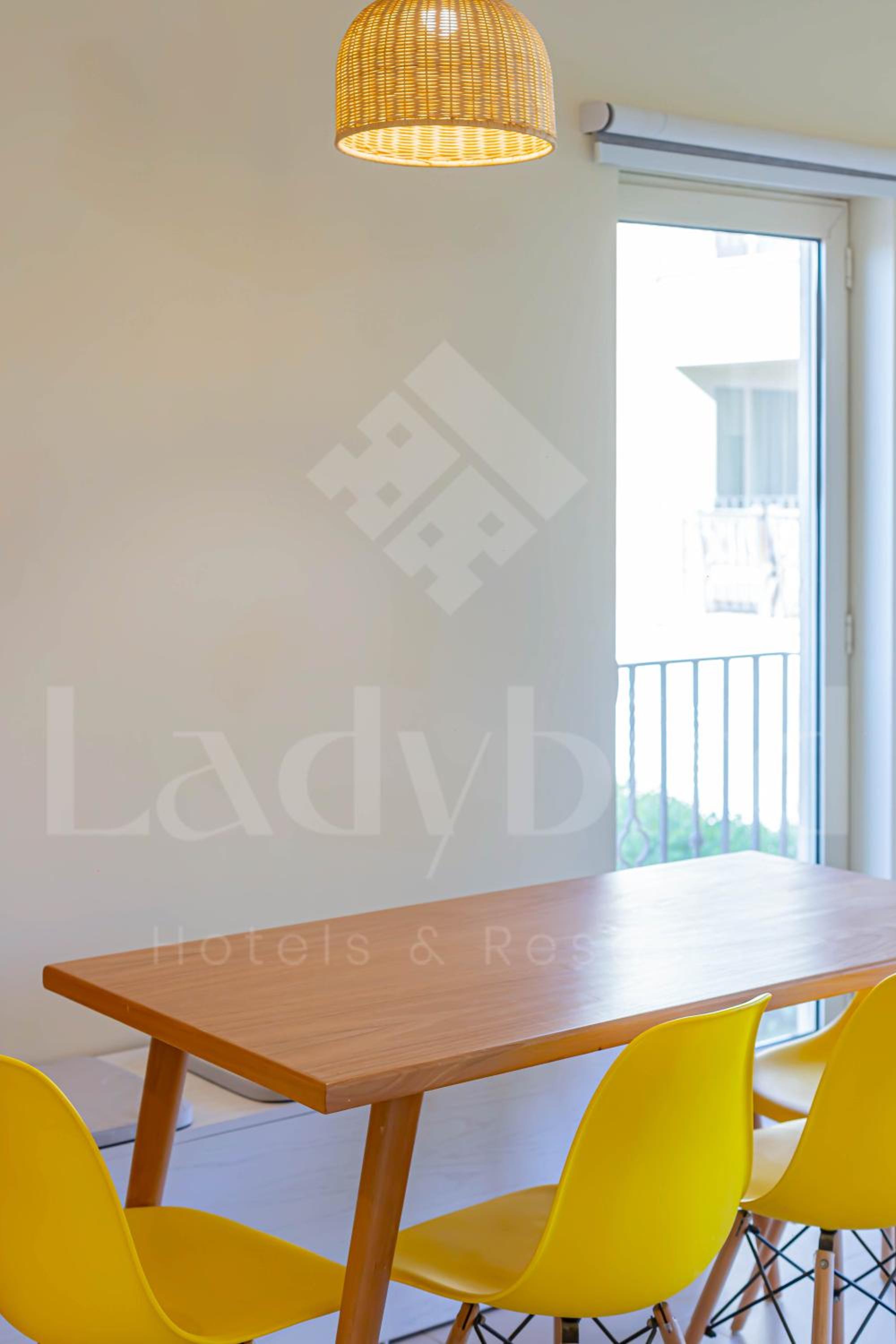 Ladybird - Veranda Beach House