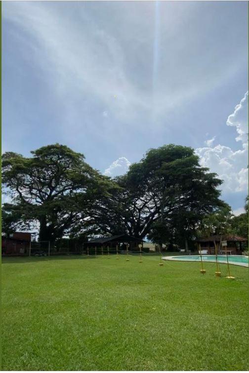 Habitacion Casa Campestre con piscina en Buga