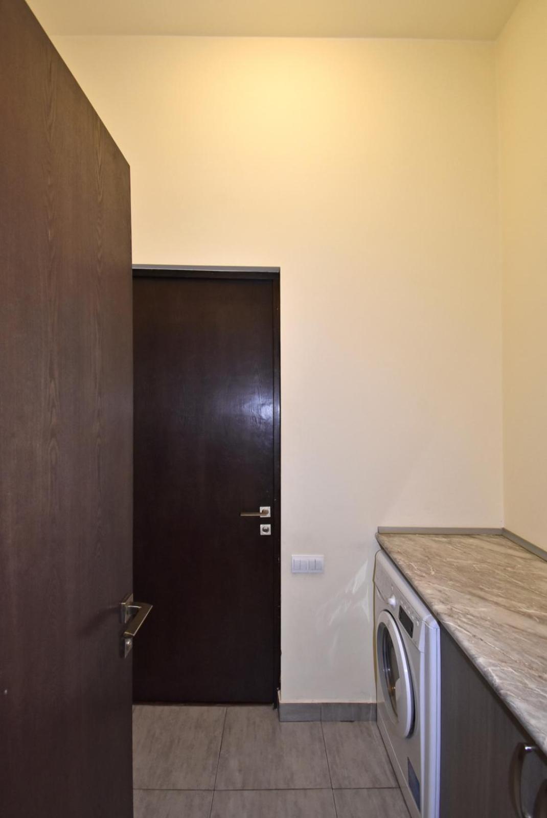Northern Avenue, 2 bedrooms Luxury apartment HH882