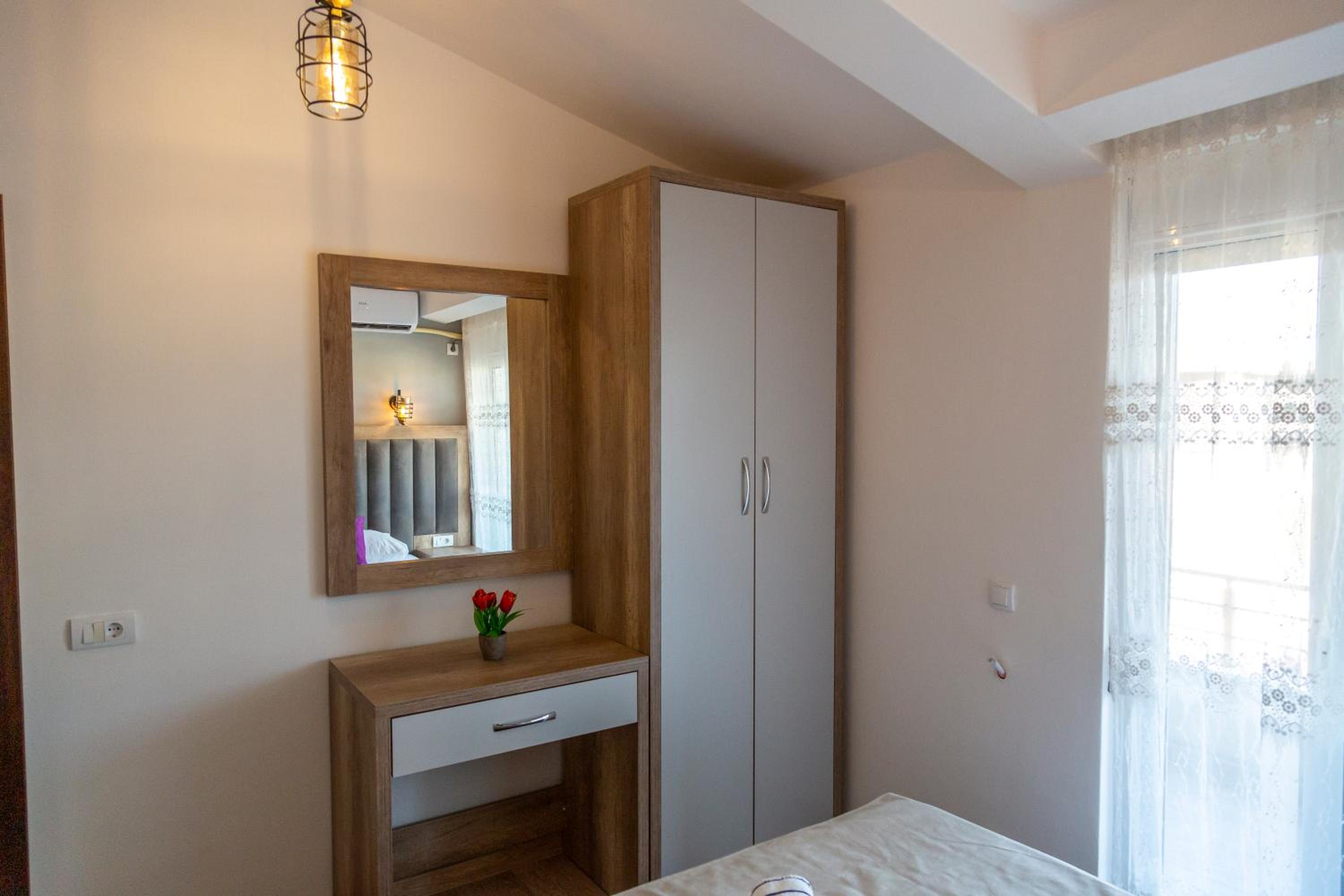 Kenzy Apartments