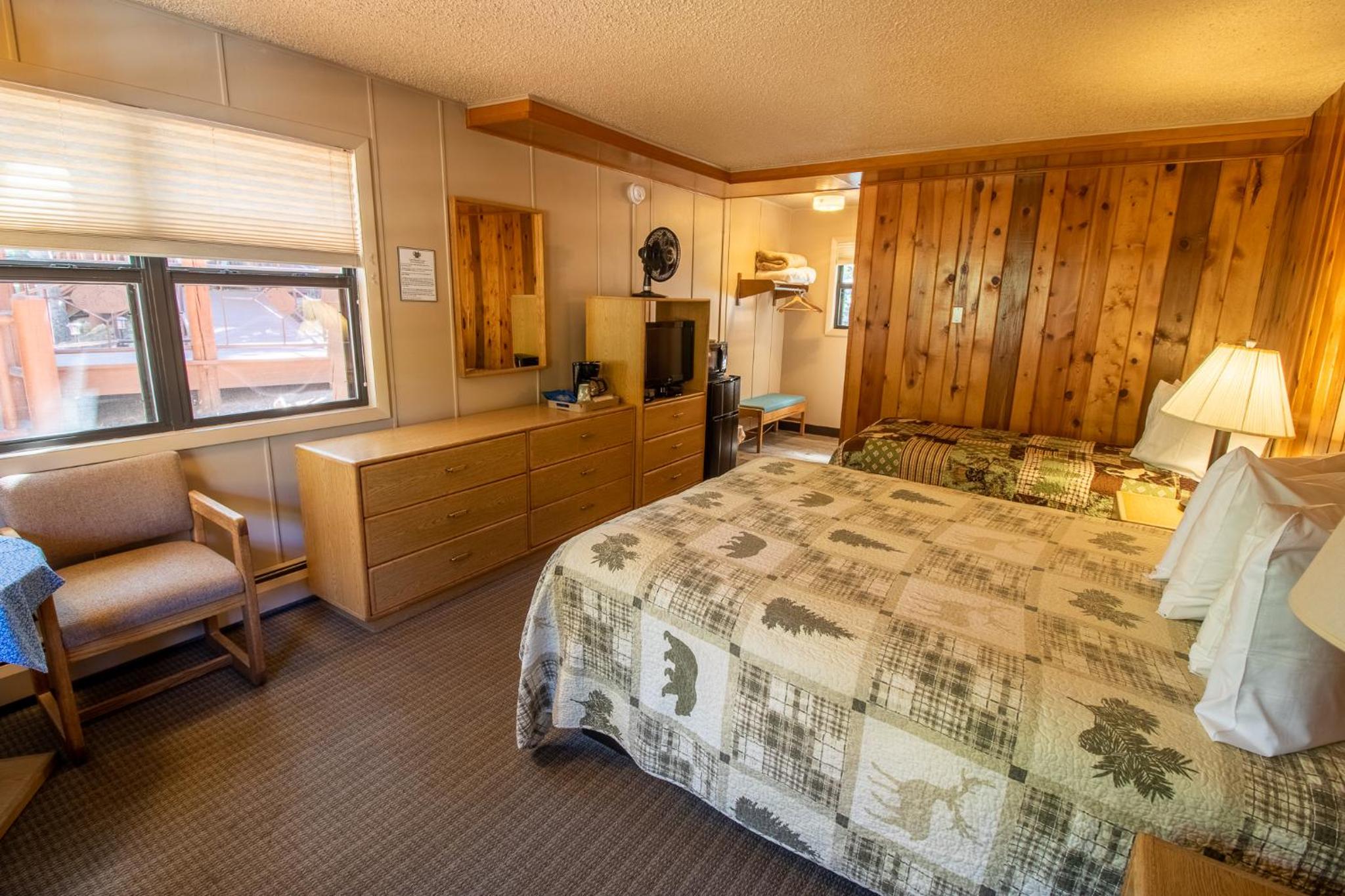 Castle Mountain Lodge